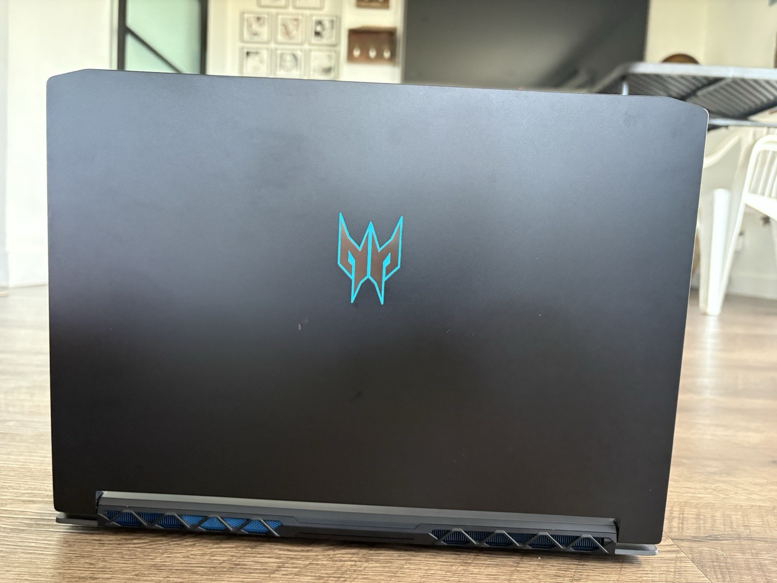 Acer Predator Triton 500 PT515-52-73L3 15.6″ (512GB SSD, Intel Core i7 10th…