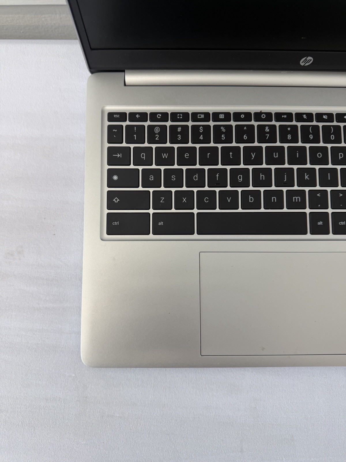 HP Chromebook 15a-na0063dx Laptop – Intel Pentium Silver N6000 – Read Descrip