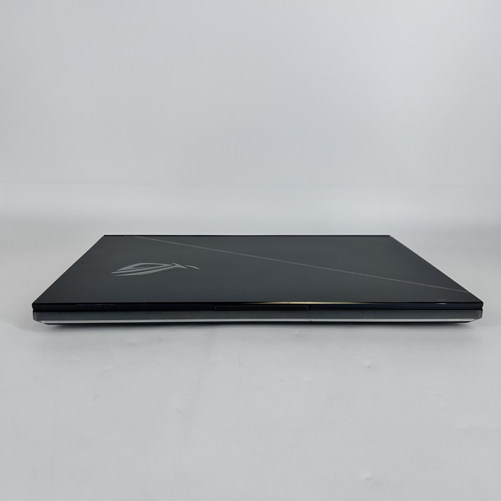 Asus ROG Strix Scar 18 G834 240Hz QHD+ 2.2 GHz i9-14900HX 32GB 1TB SSD RTX 4080