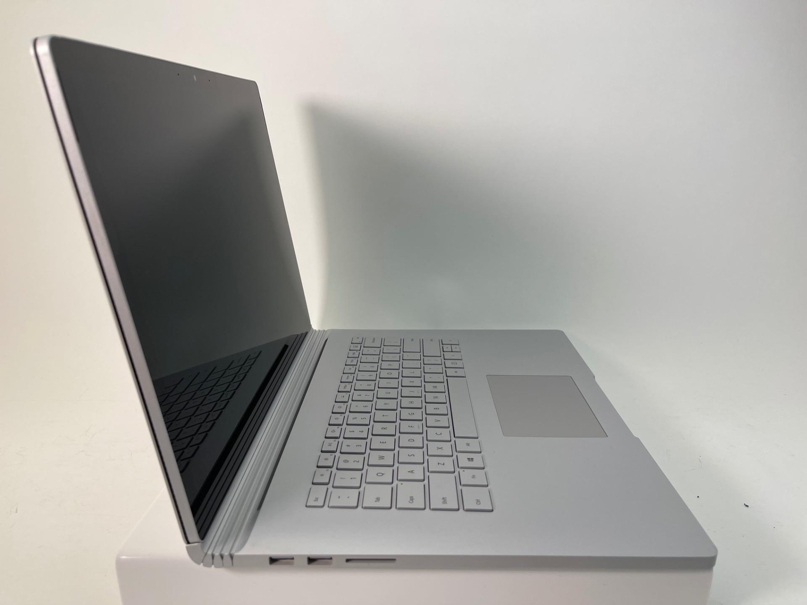 Microsoft Surface Book 2 15″ PixelSense Laptop (i7-8650U 16GB 256GB) HNR-00001