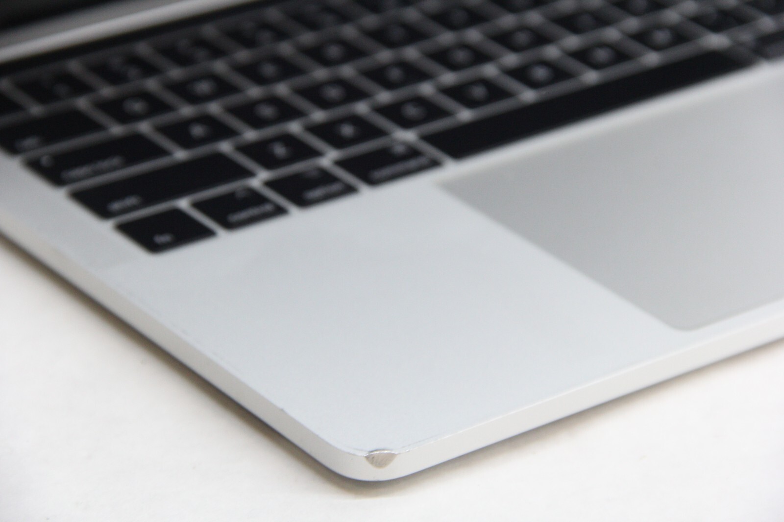 Apple 2017 MacBookPro 14,2 | i5@3.1GHz(7267U), 8GBRam, 256 SSD, Ventura, Wear!