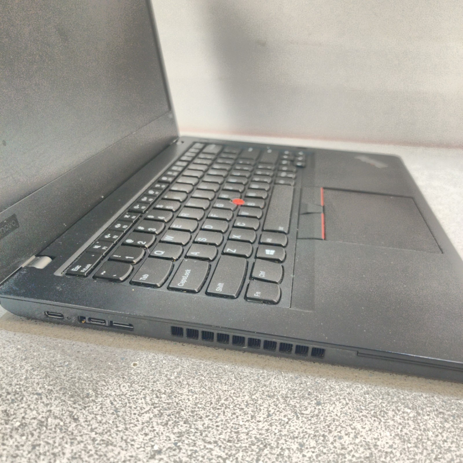 Lenovo ThinkPad T480 14.1″ i5-8250U 8GB RAM NO SSD/OS/AC FOR PARTS PLEASE READ