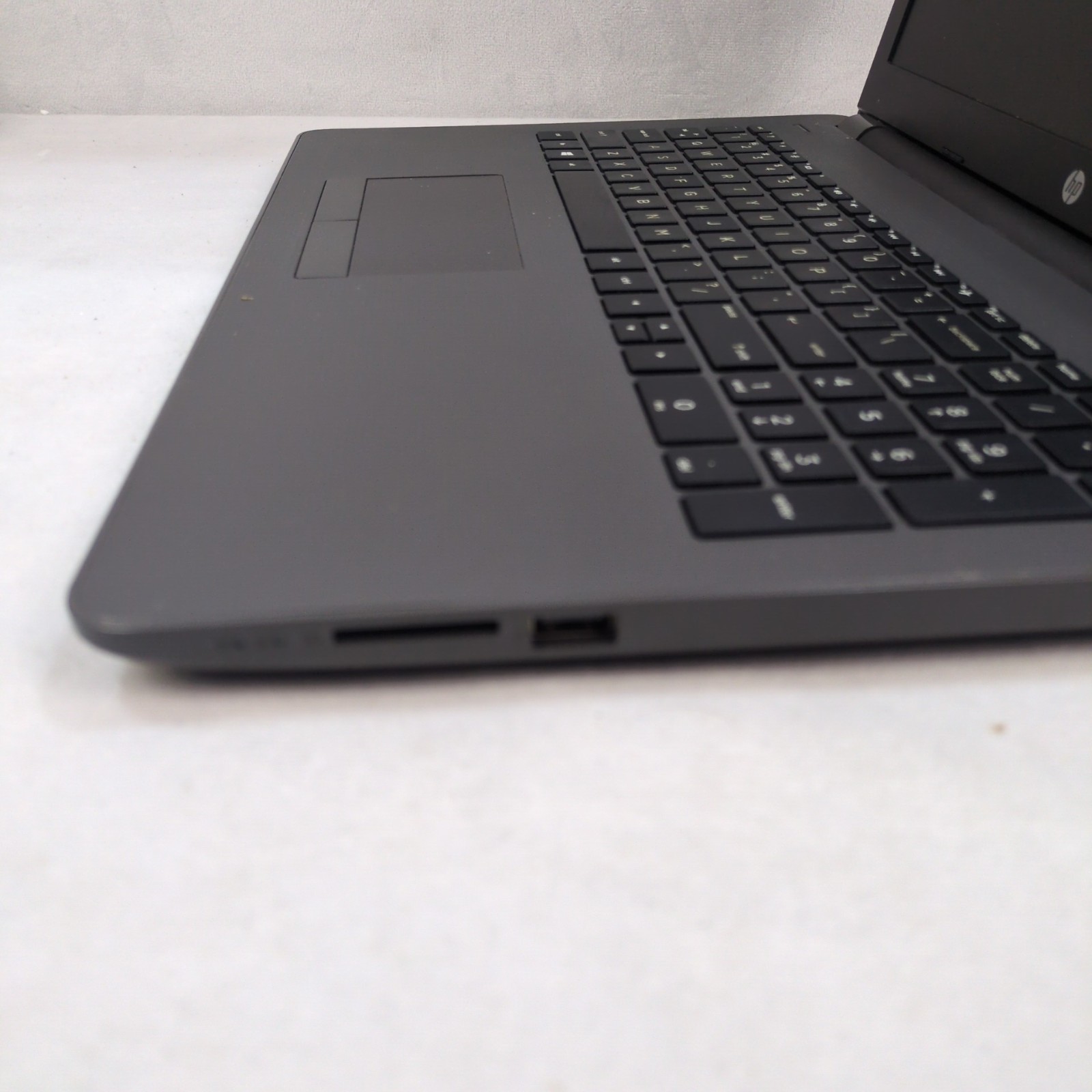 HP 255 G6 Notebook PC, AMD E2-9000e Radeon R2, 4GB RAM NO SSD/OS/AC ADAPTER