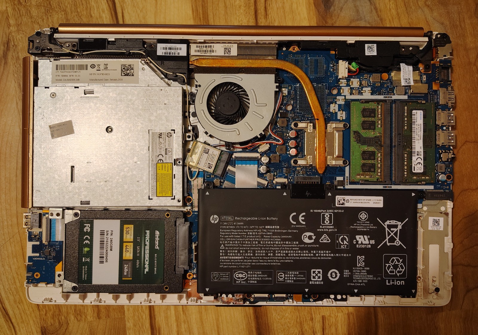 HP 15.6″ Touch Laptop with DVD-RW RYZEN 5 3500U 240GB SSD 12GB RAM Win 11 Copper