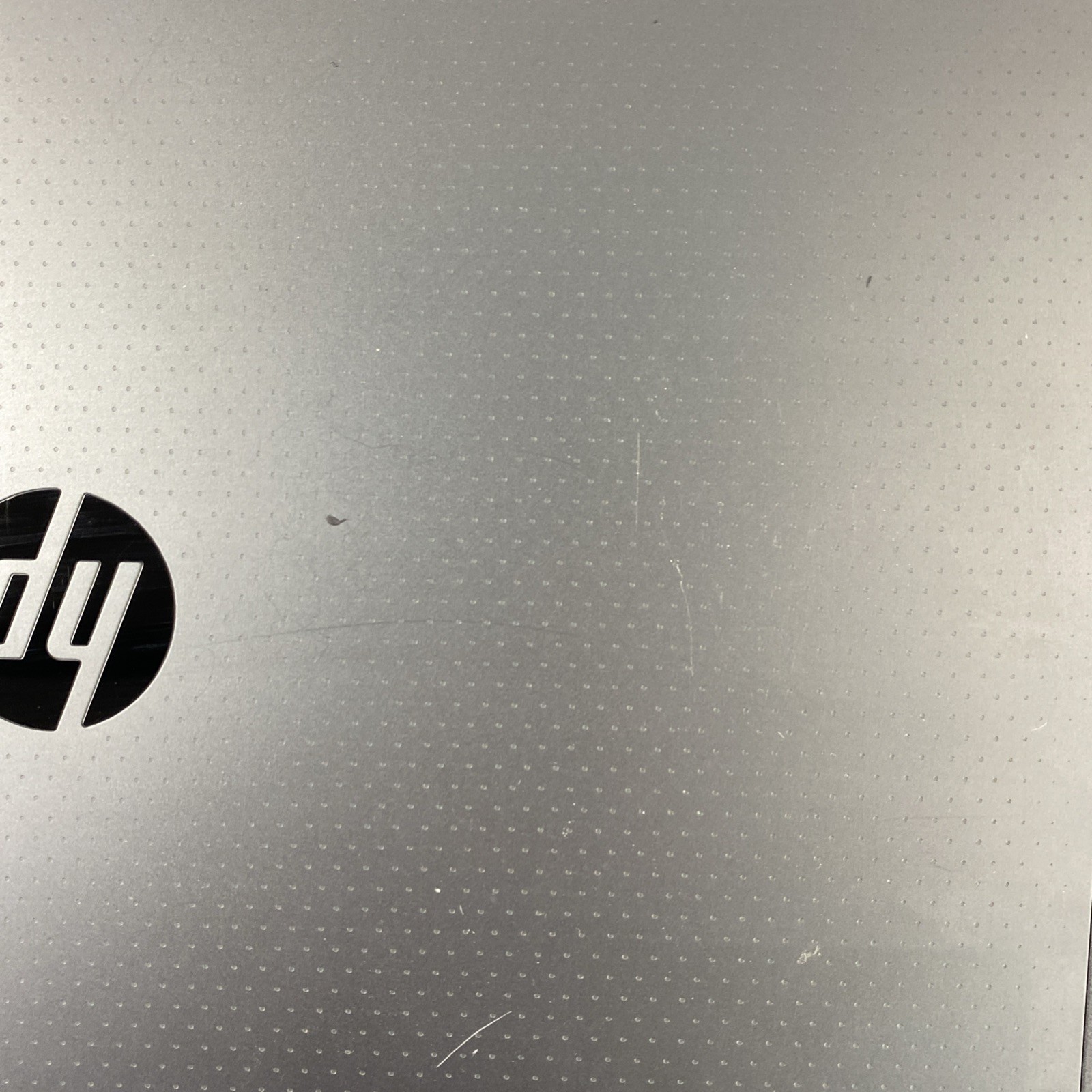 HP ZBook 17 G3 Xeon E3 1535M v5 2.90 GHz 16 GB RAM 17.3″ No Battery No HDD No OS