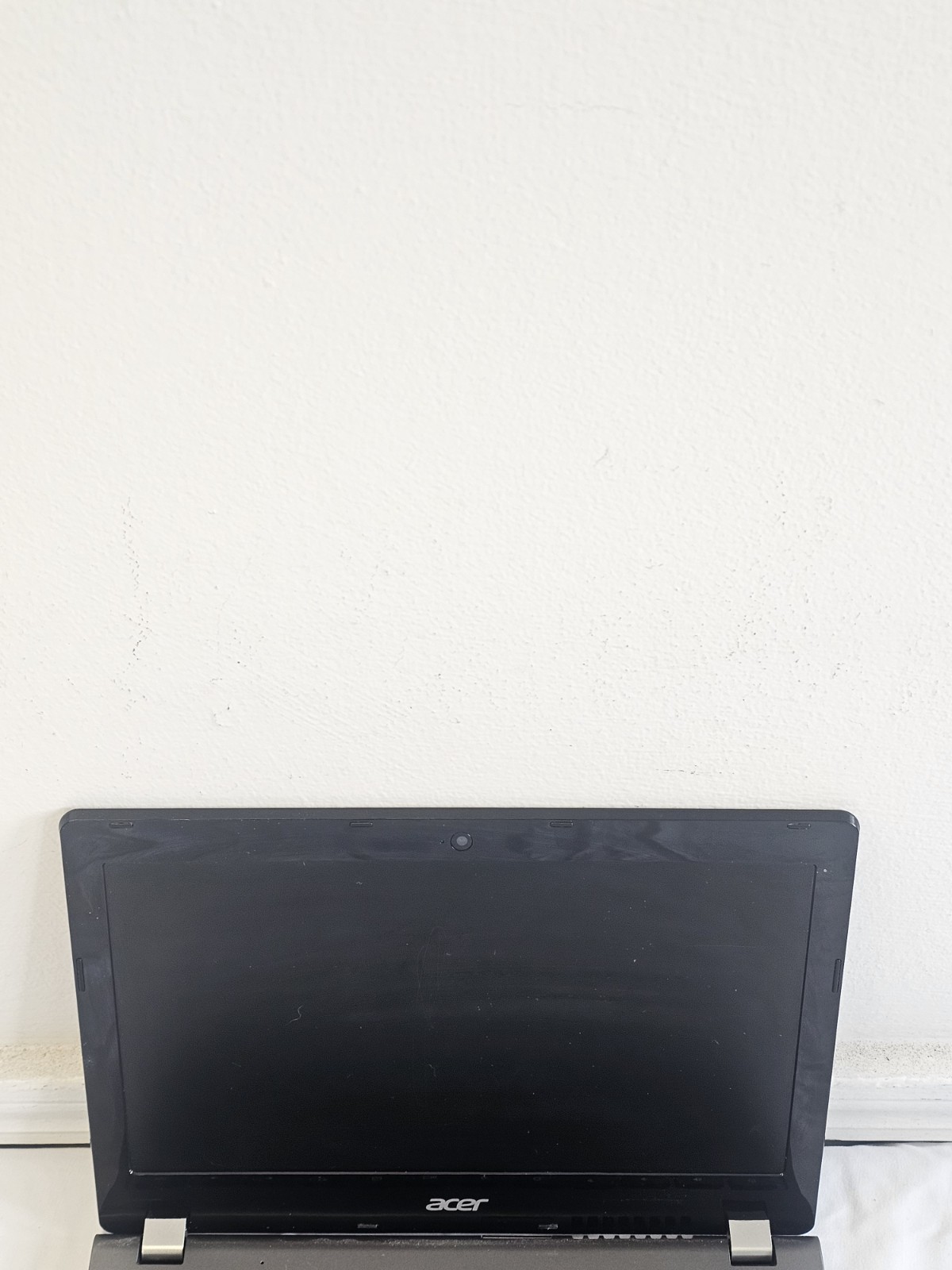 Acer Chromebook C740-C4PE Laptop – Intel Celeron 3205u – 4GB RAM 32GB Chrome OS