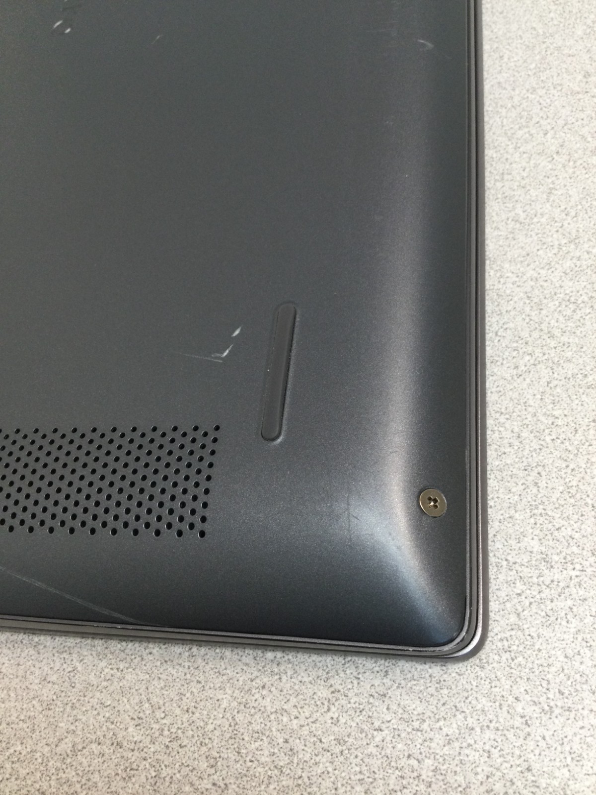 **AS-IS**Dell Vostro 5402 14″ core i5 11th gen 8GB RAM /NO SSD /PARTS OR REPAIR!