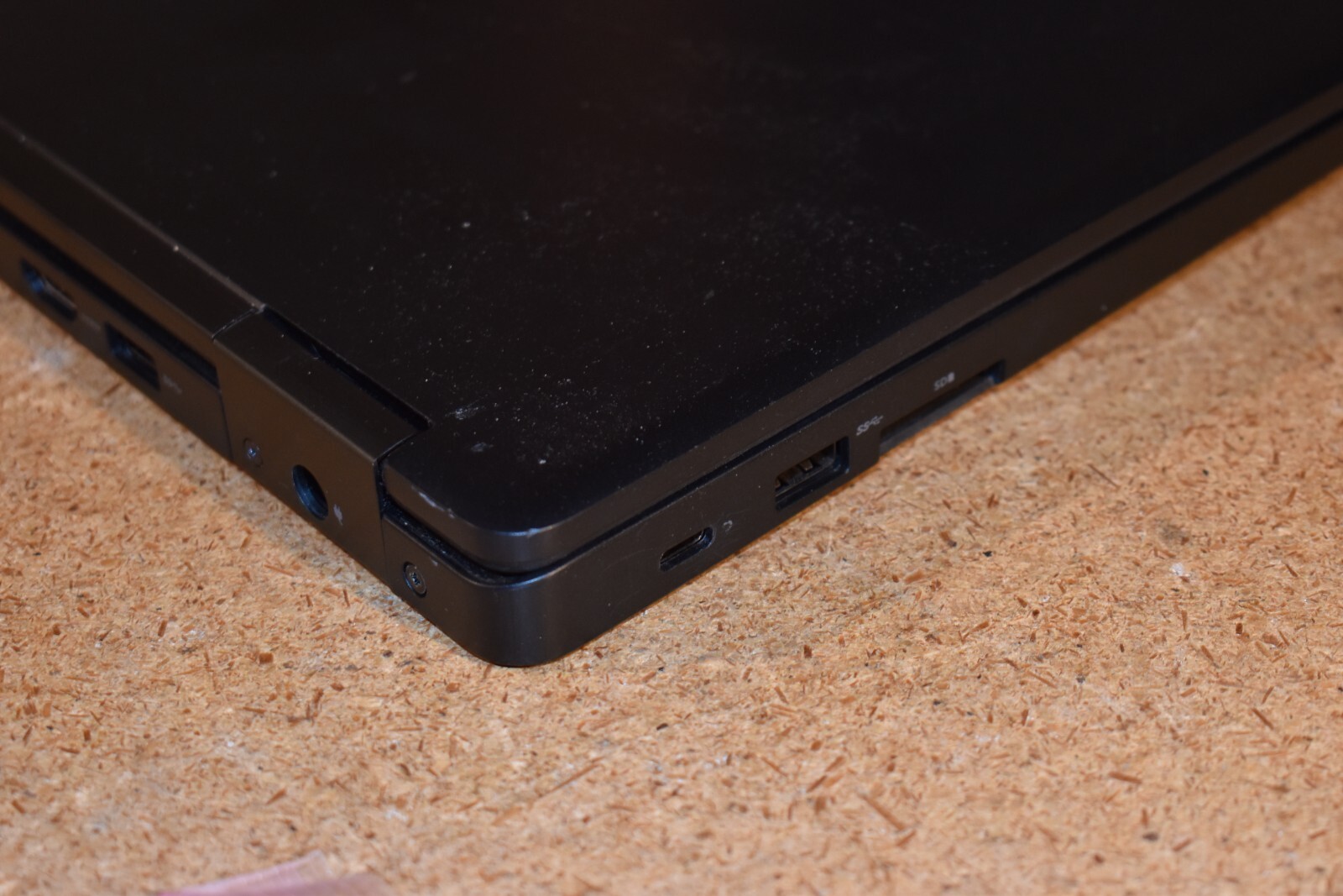 Dell Latitude 5590 Quad Core i5-8350U 1.6 GHz 16GB RAM 256GB SSD Windows 11 Pro