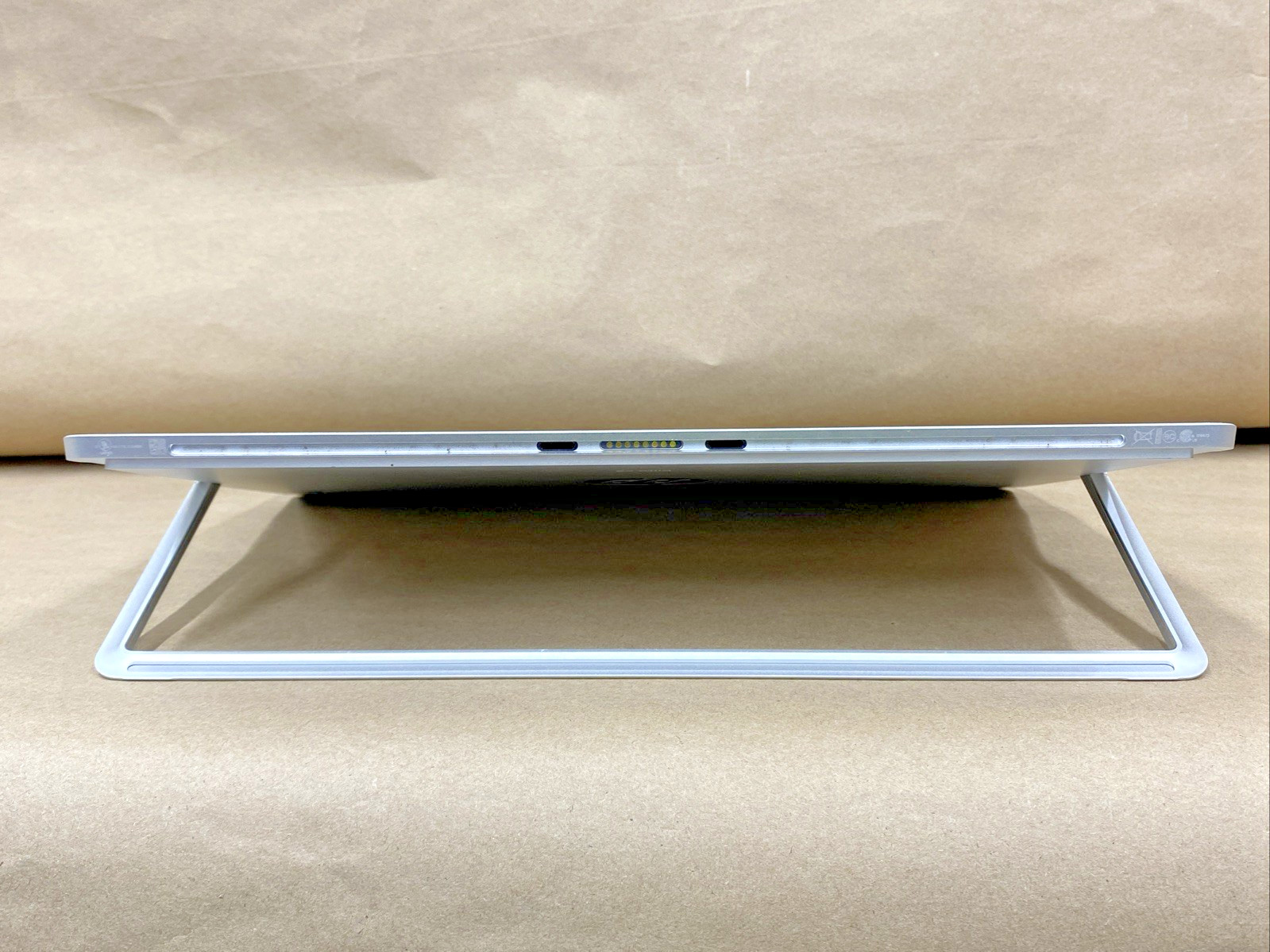 HP x2 1012 G1 – 12″ FHD – m7-6Y75 – 8GB – 256GB SSD – Win 10 Pro – Bad Battery
