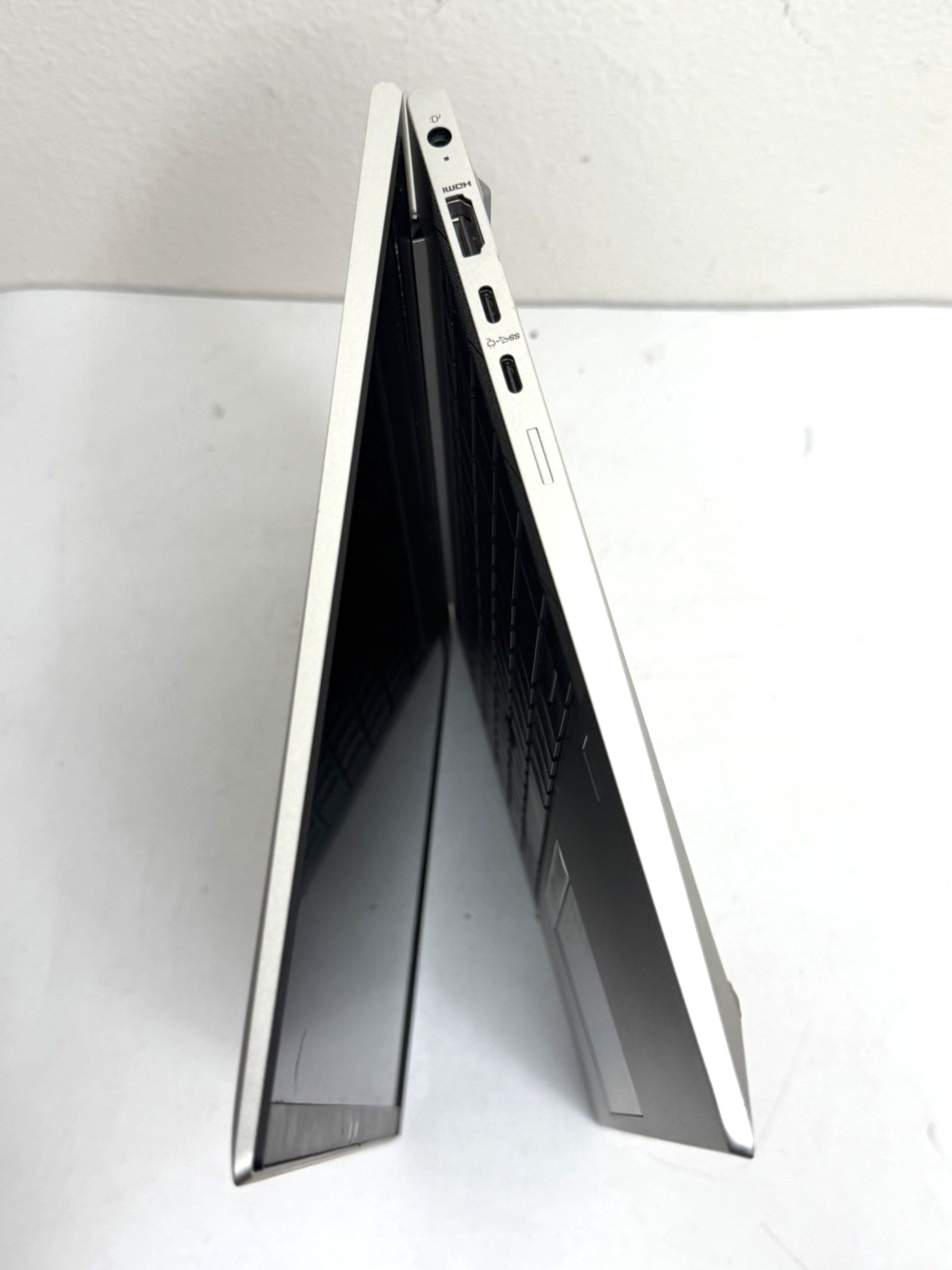 HP EliteBook 845 G8 14″ AMD Ryzen 7 PRO 5850U 16GB 256GB SSD IR Camera PW Supply