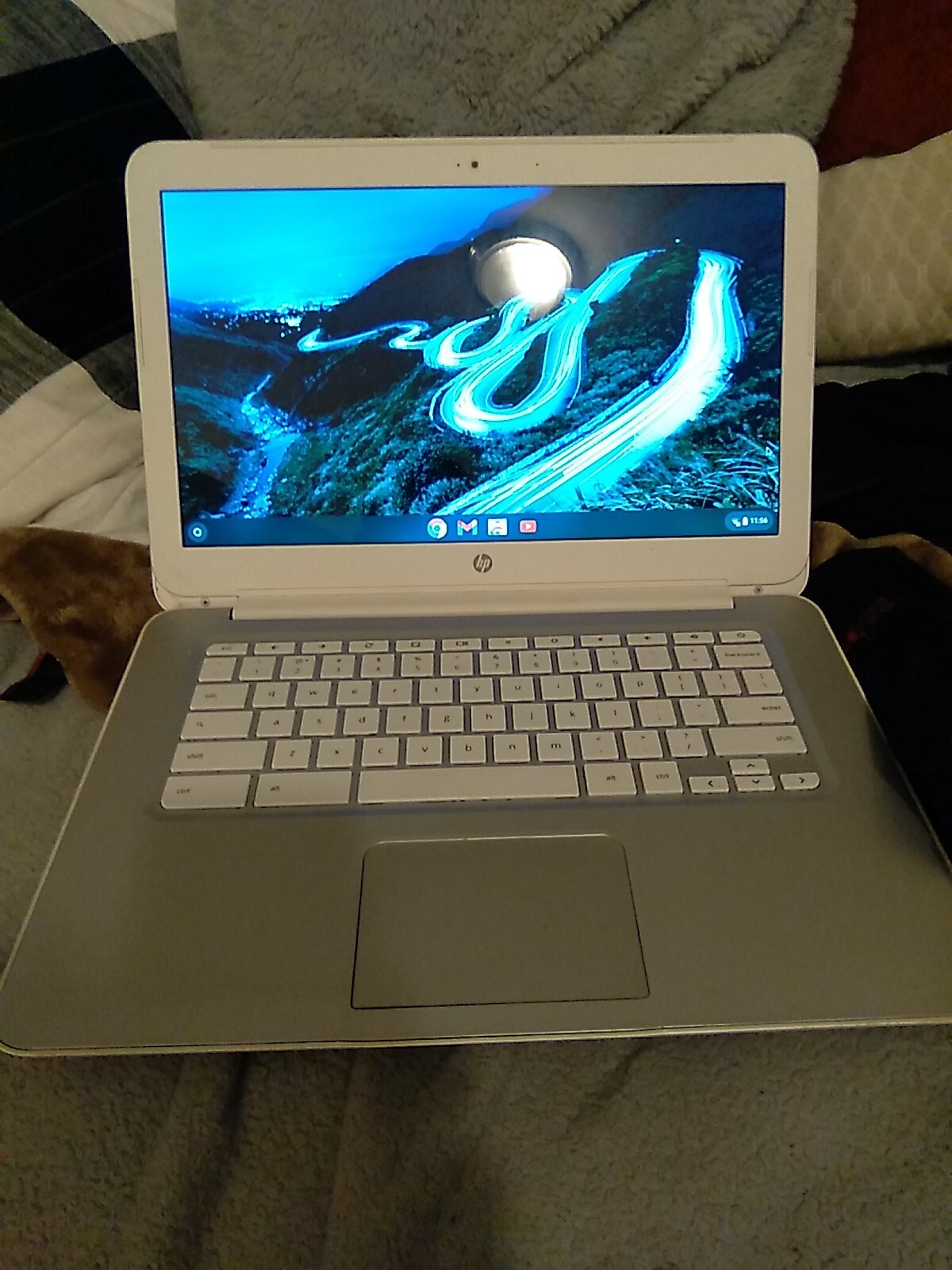 HP Chromebook G1 14″ (16GB SSD, Intel Celeron 2955U, 1.40GHz, 4GB RAM) Laptop –