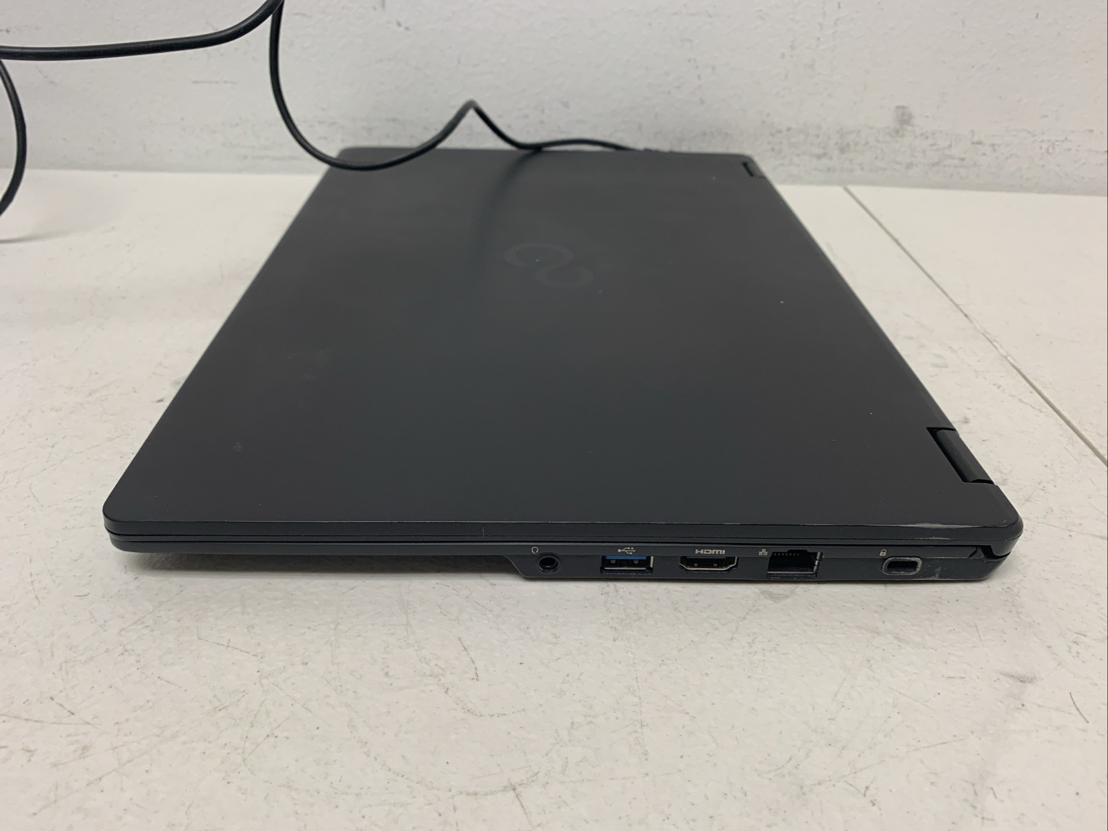 FUJITSU LIFEBOOK U749 14″ i3-8145U 8GB RAM 256GB SSD WIND 11 Pro Edu Touch Scree