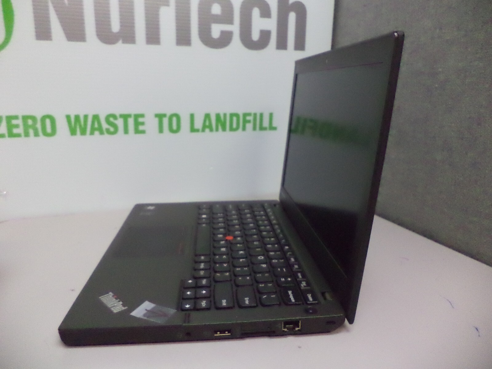 Lenovo ThinkPad X240 12.5″ i7-4600U 2.1GHz 8GB/320GB Webcam Laptop [No OS/AC]