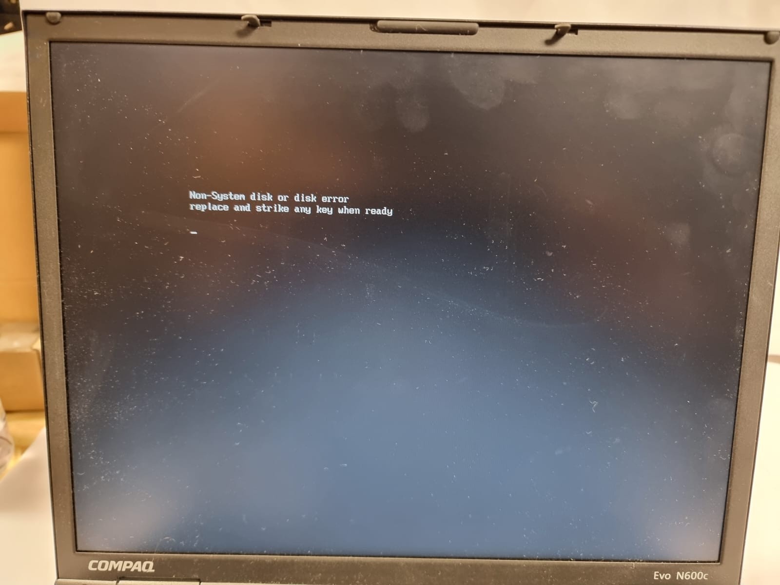 Compaq Evo N600C Intel Pentium III-M 1066MHz 256 MB NO HDD / Vintage / Untested