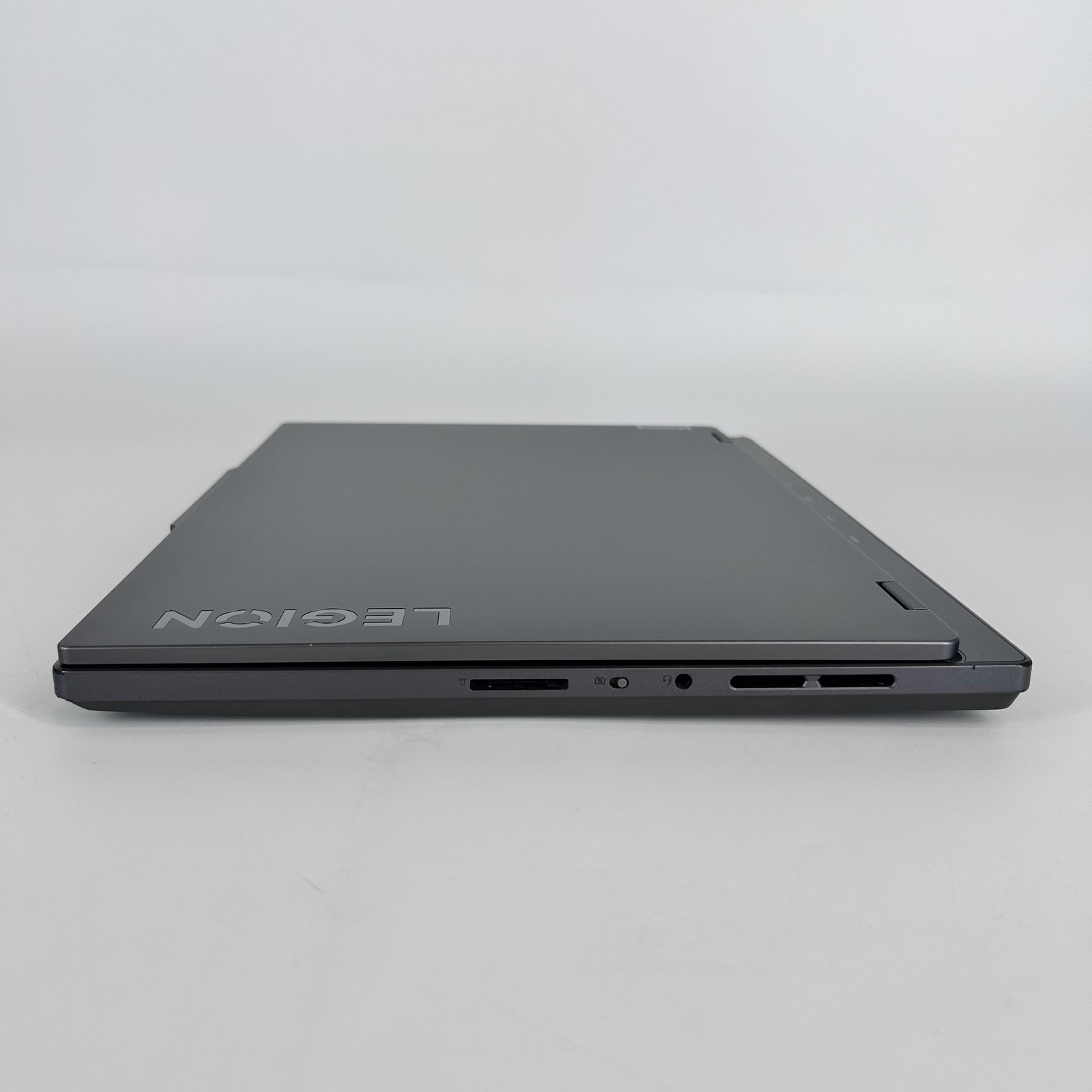 Lenovo Legion Slim 5 Gen 8 14 QHD+ 3.8GHz Ryzen 7 7840HS 16GB 512GB SSD RTX 4060