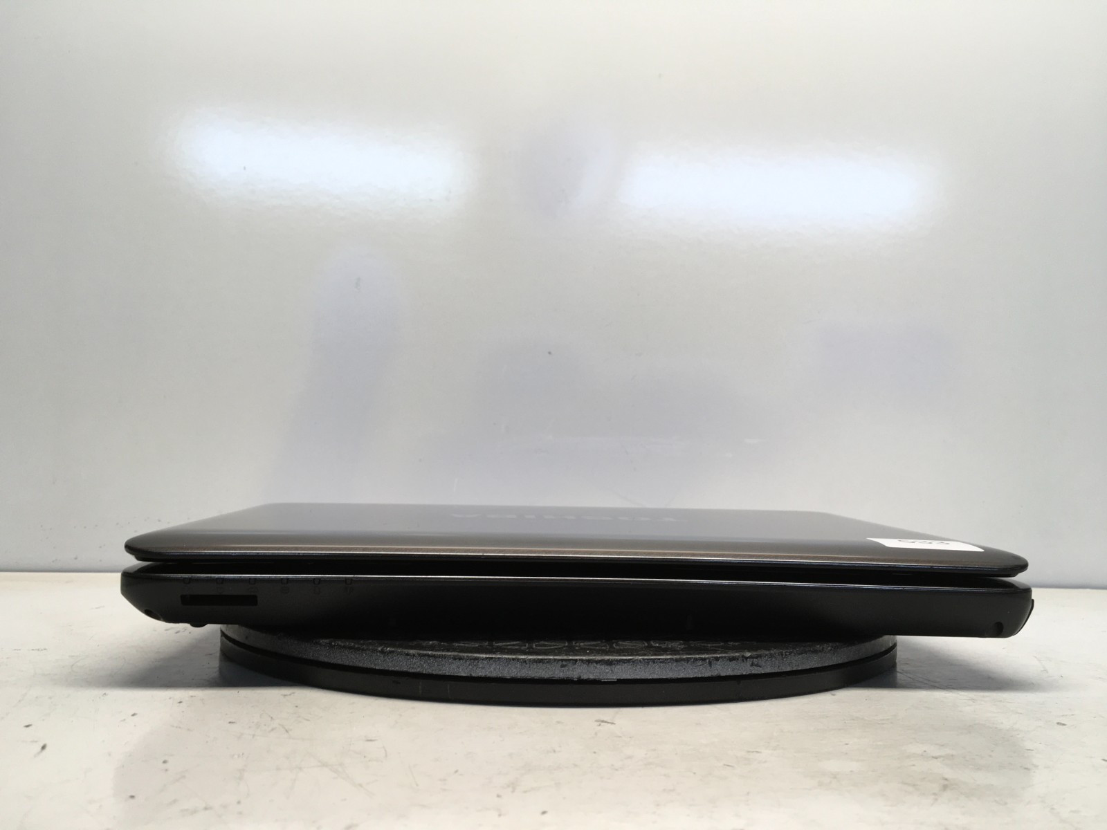 Toshiba Satellite L645D-S4037 AMD Phenom II P820 4 GB NO HDD/Battery