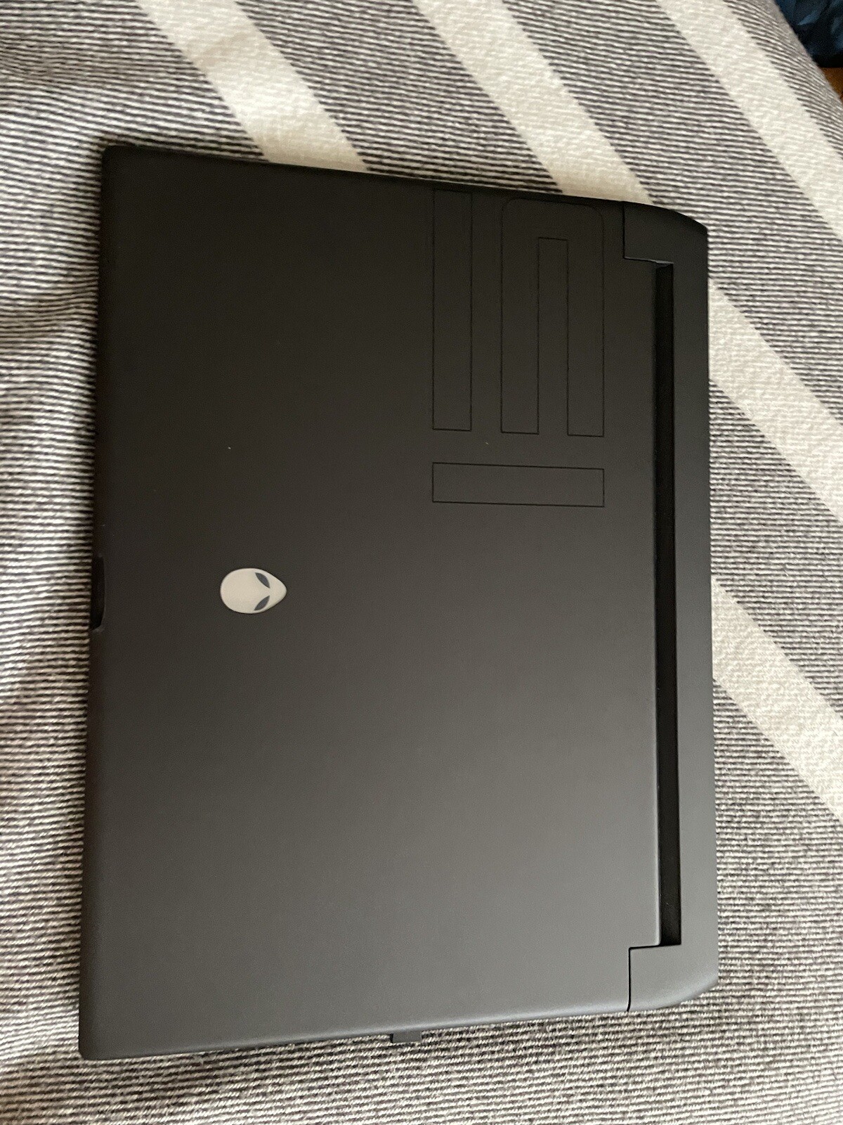 alienware laptop m15 R5