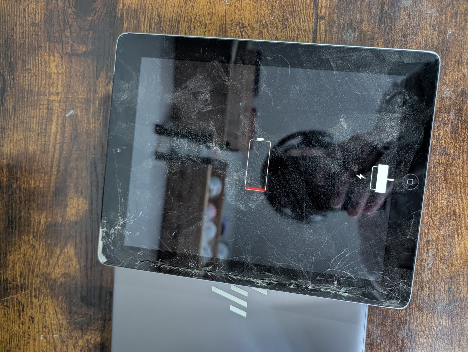 HP 14c-ca0053dxnr Chromebook, iPad 3rd Gen , Amazon 10″ 5th Gen Cracked Screens