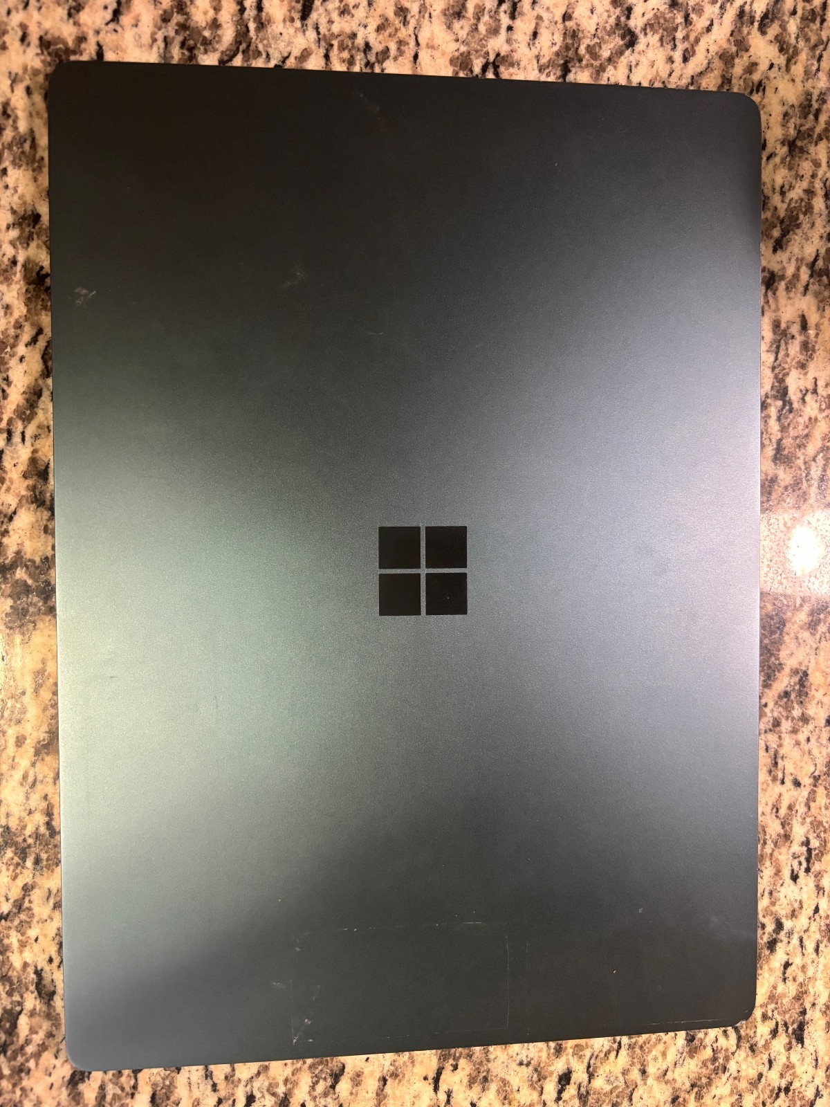 Microsoft Surface Laptop 3 13.5″ (128GB SSD, Intel Core i5 10th Gen) W/ Charger