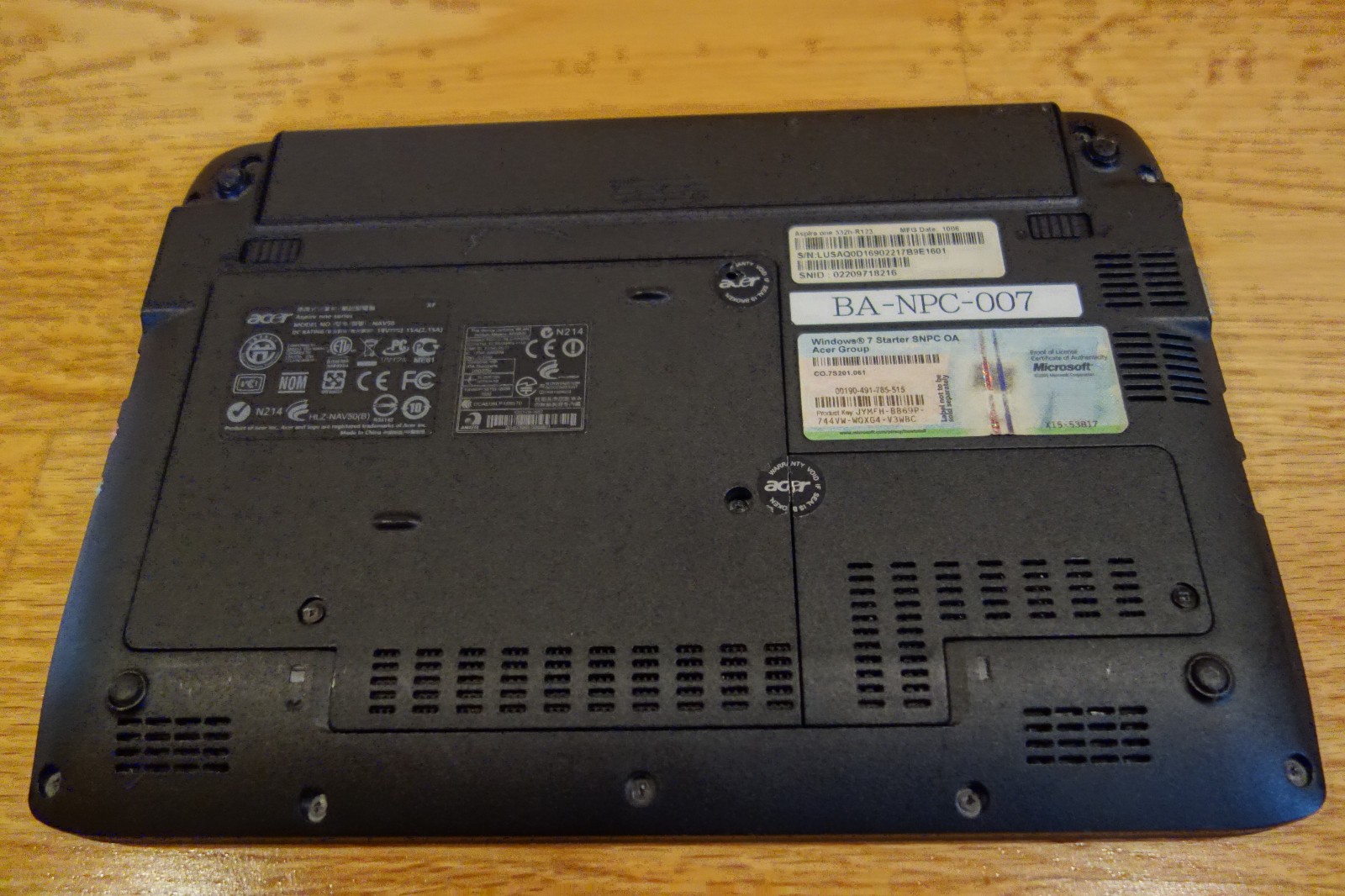 *FOR PARTS UNTESTED* Acer Aspire One NAV50 532h-R123 (NO HDD, NO RAM, NO POWER)