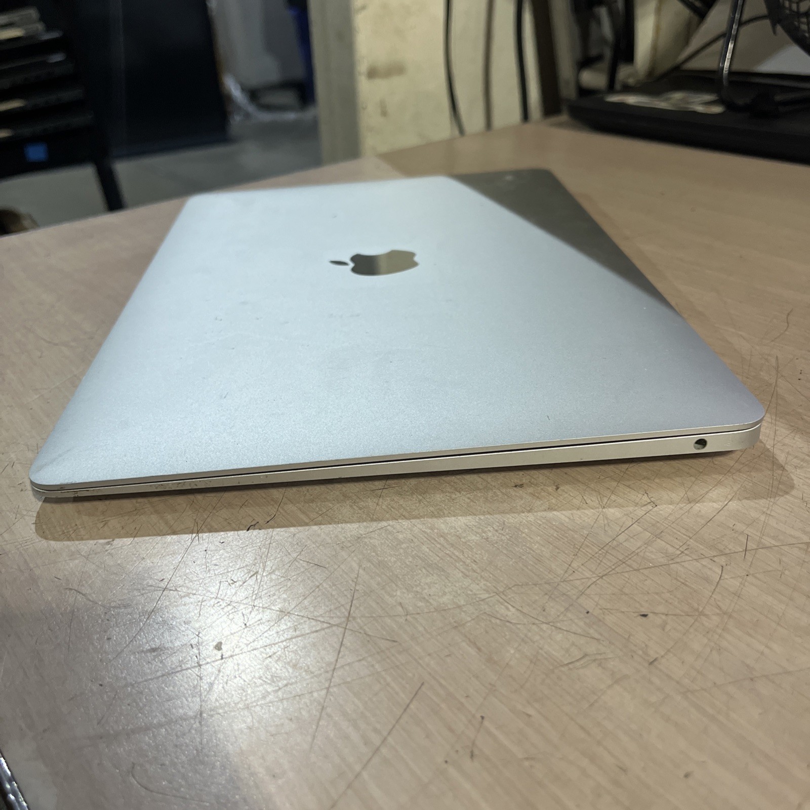 APPLE MACBOOK AIR 13″ SCISSOR, 2020 CORE I3-1000NG4 1.1GHZ 8GB RAM 256SSD “
