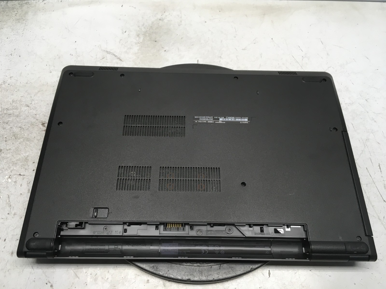 Dell Inspiron 15-3565 AMD A6-9200 2021MHz 4 GB NO HDD