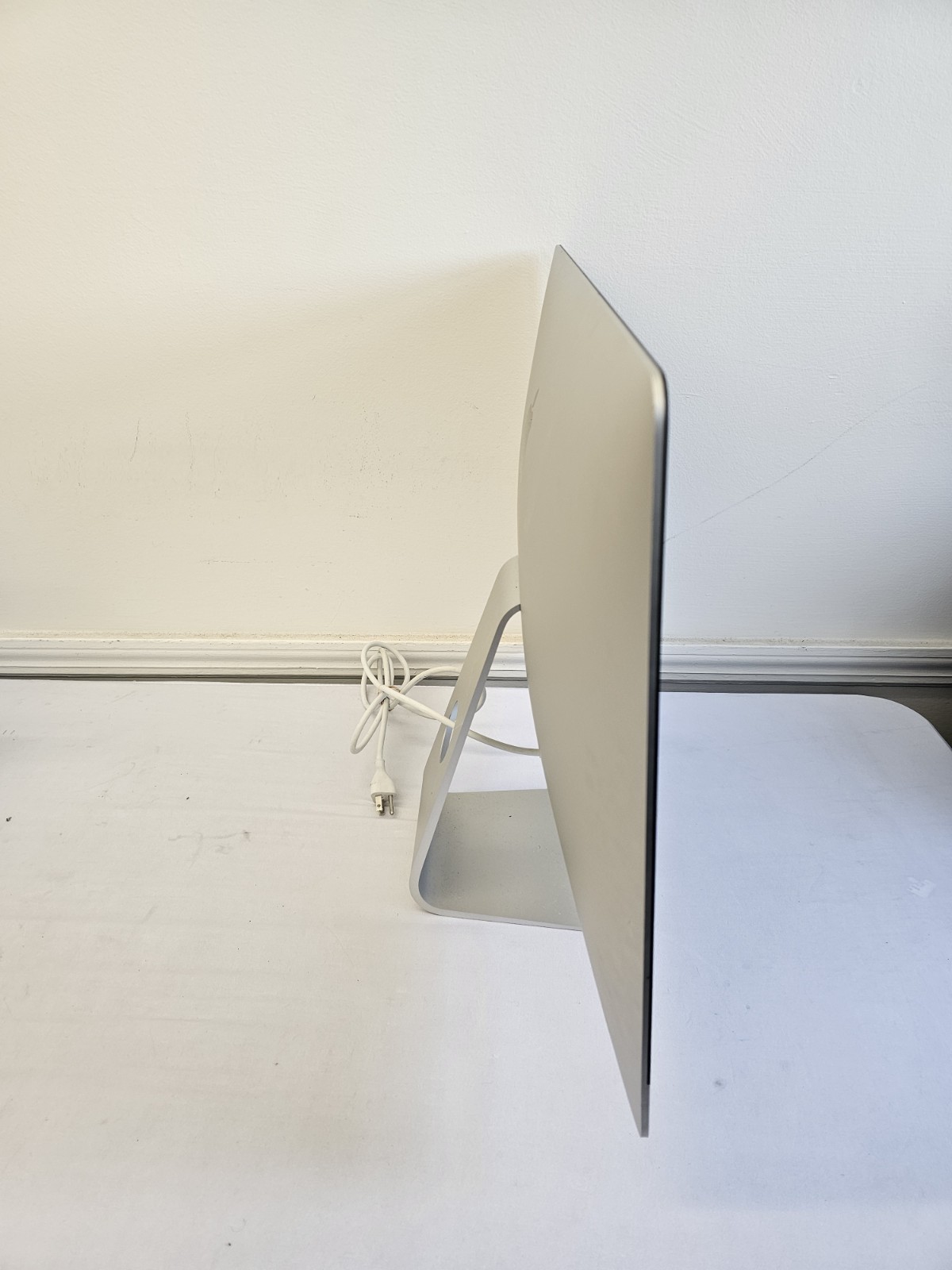 Apple iMac A1419 All-In-One – i5 – 8GB RAM – 1TB SATA – Mac OS Catalina – READ