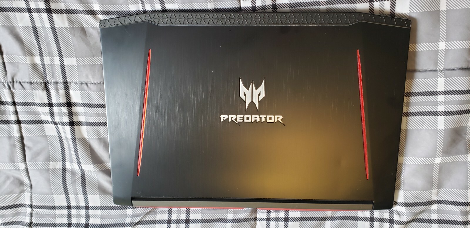 Acer Predator Helios 300 15.6in. (256GB, Intel Core i7 7th Gen., 2.80GHz, 16GB)