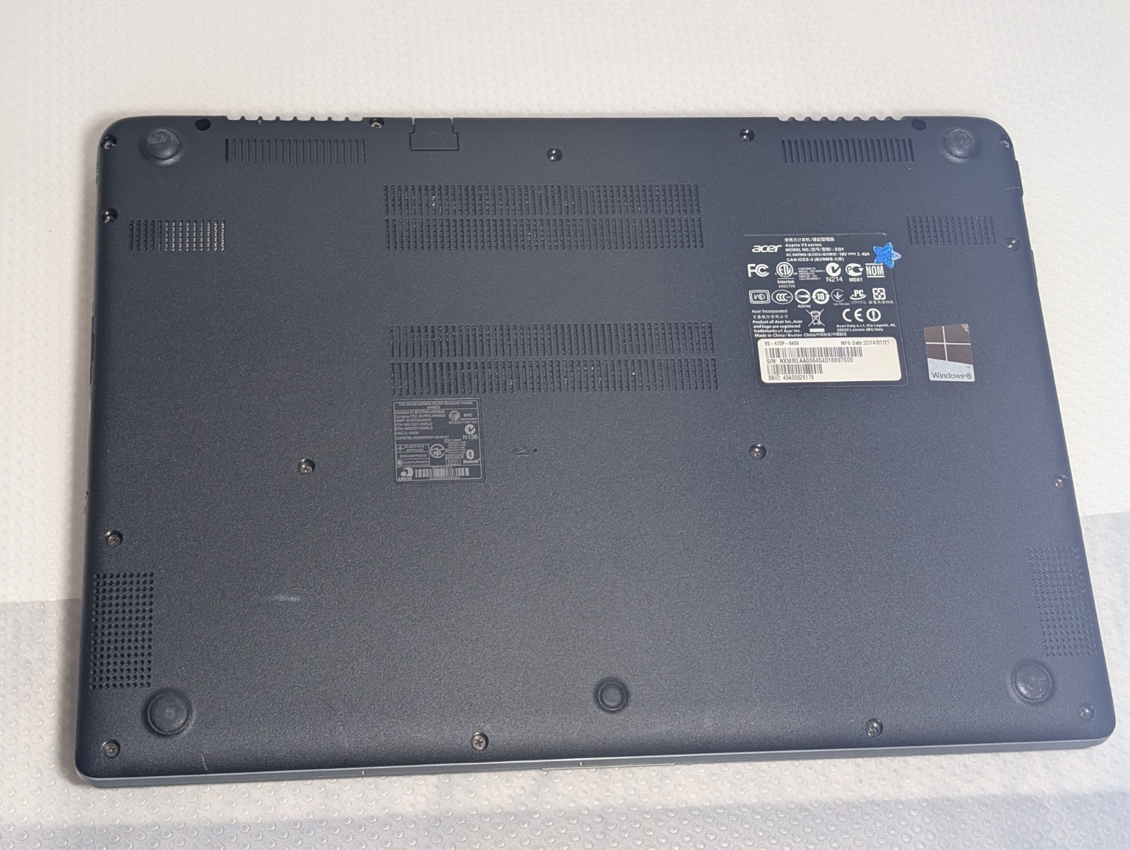 ACER Aspire v5 – 473P – 6459 laptop Windows 10 Home. See photo.