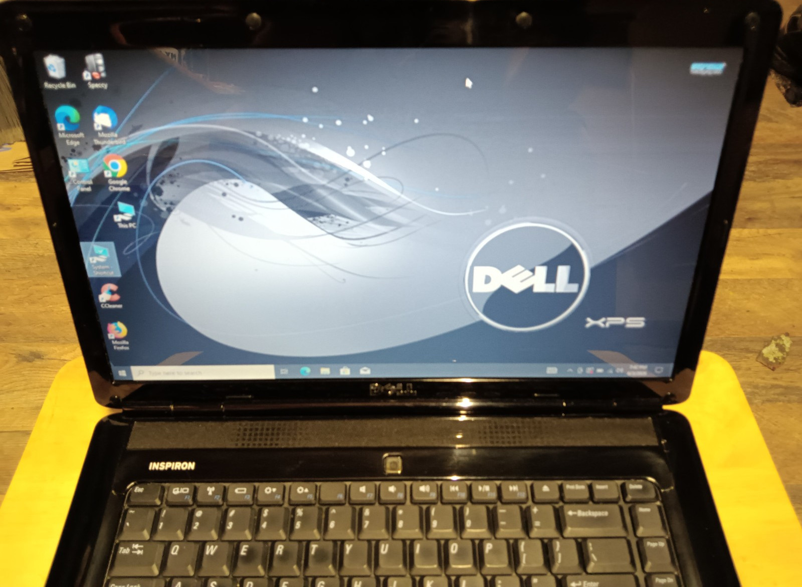 Dell Inspiron 1545/Core2duo P8700 2.53ghz/4gb/500gb/Windows 10 Pro/Vga/BT/15.6