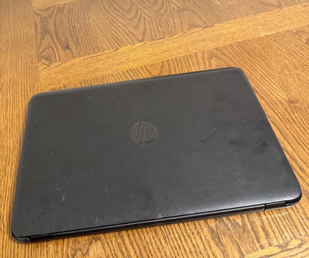 HP Pavilion 15.6″ TPN-C125 laptop computer w/Intel Core i3 processor – runs