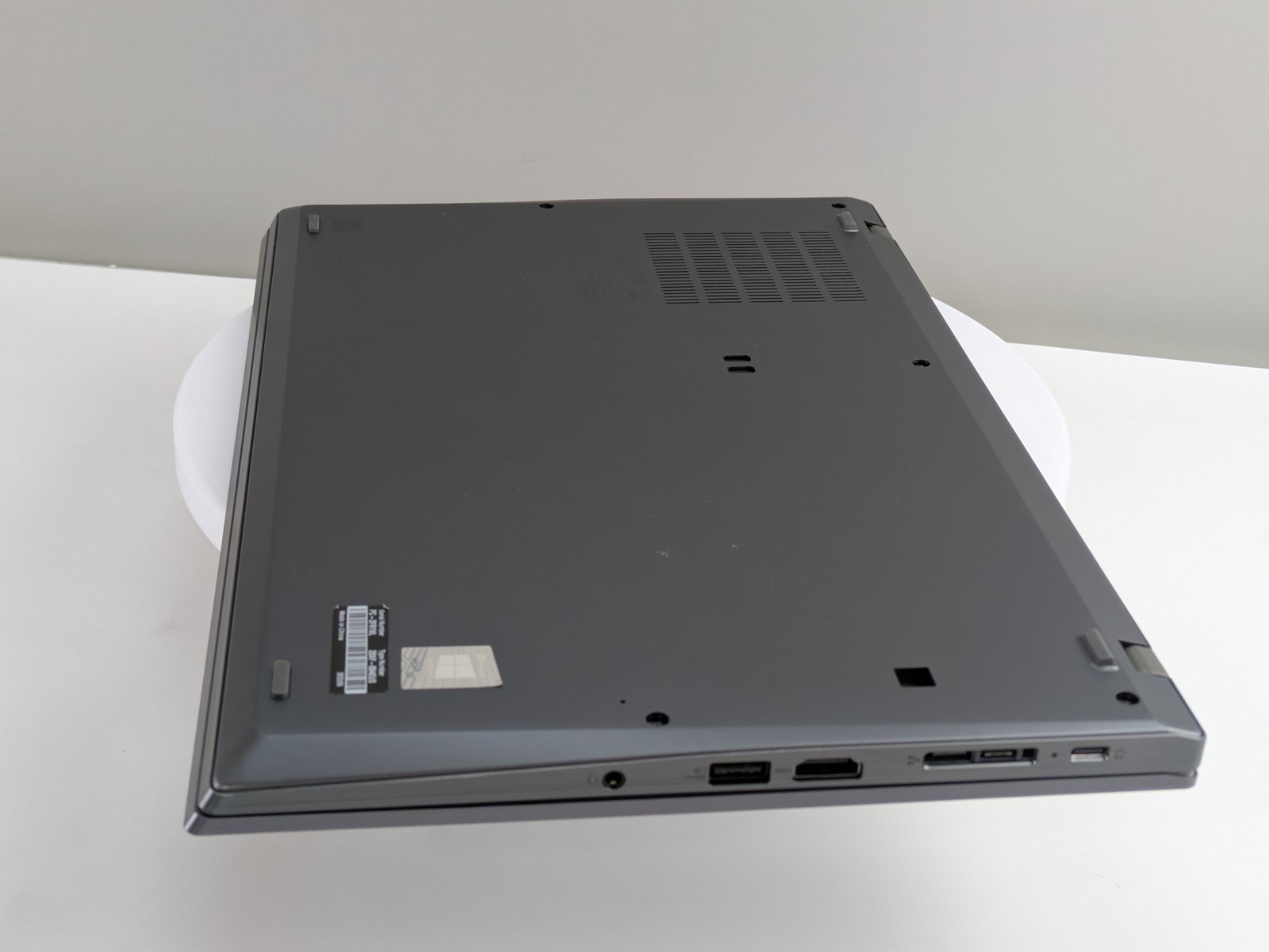 Lenovo ThinkPad T14s Gen 2 14″ 2-in-1 Ryzen 7 16GB RAM 512GB SSD FHD W11P