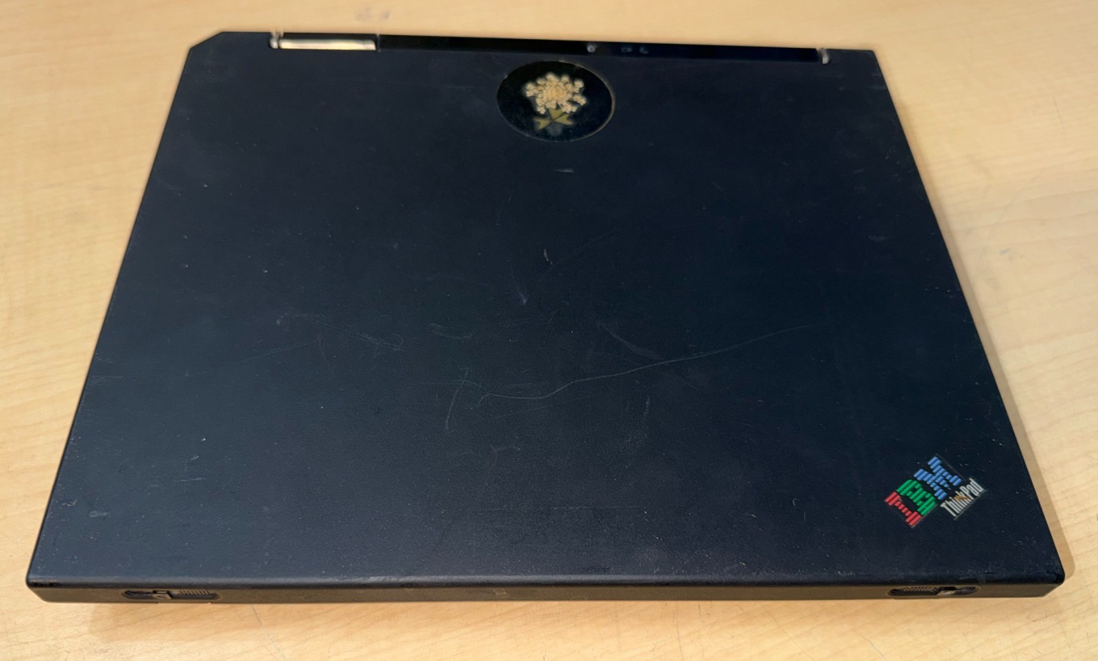 IBM ThinkPad T30 Type 2672 Laptop with Docking Station and Power Adapter KL