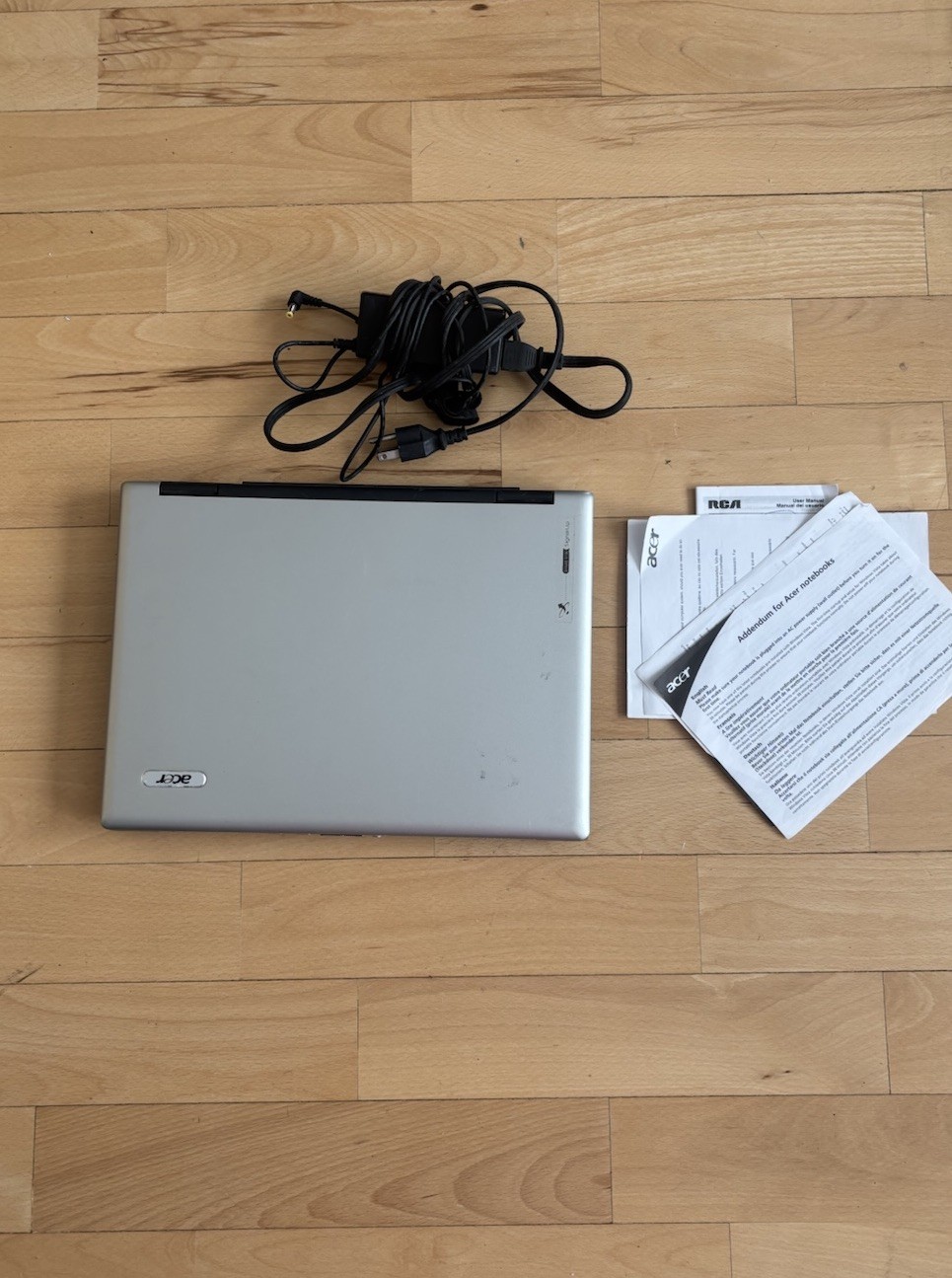 Vintage Acer laptop from the Aspire 5570-2067 14.1”. Barely Used.