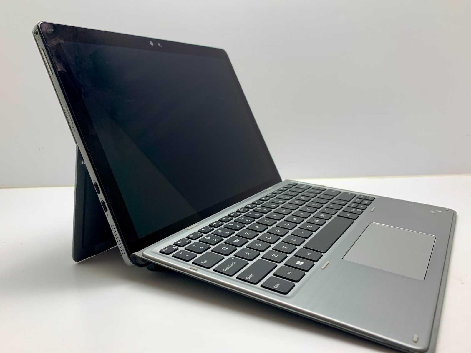 Dell Latitude 7200 2-in-1 | i5-8365U | 8GB RAM | 256GB NVMe | LINUX | READ