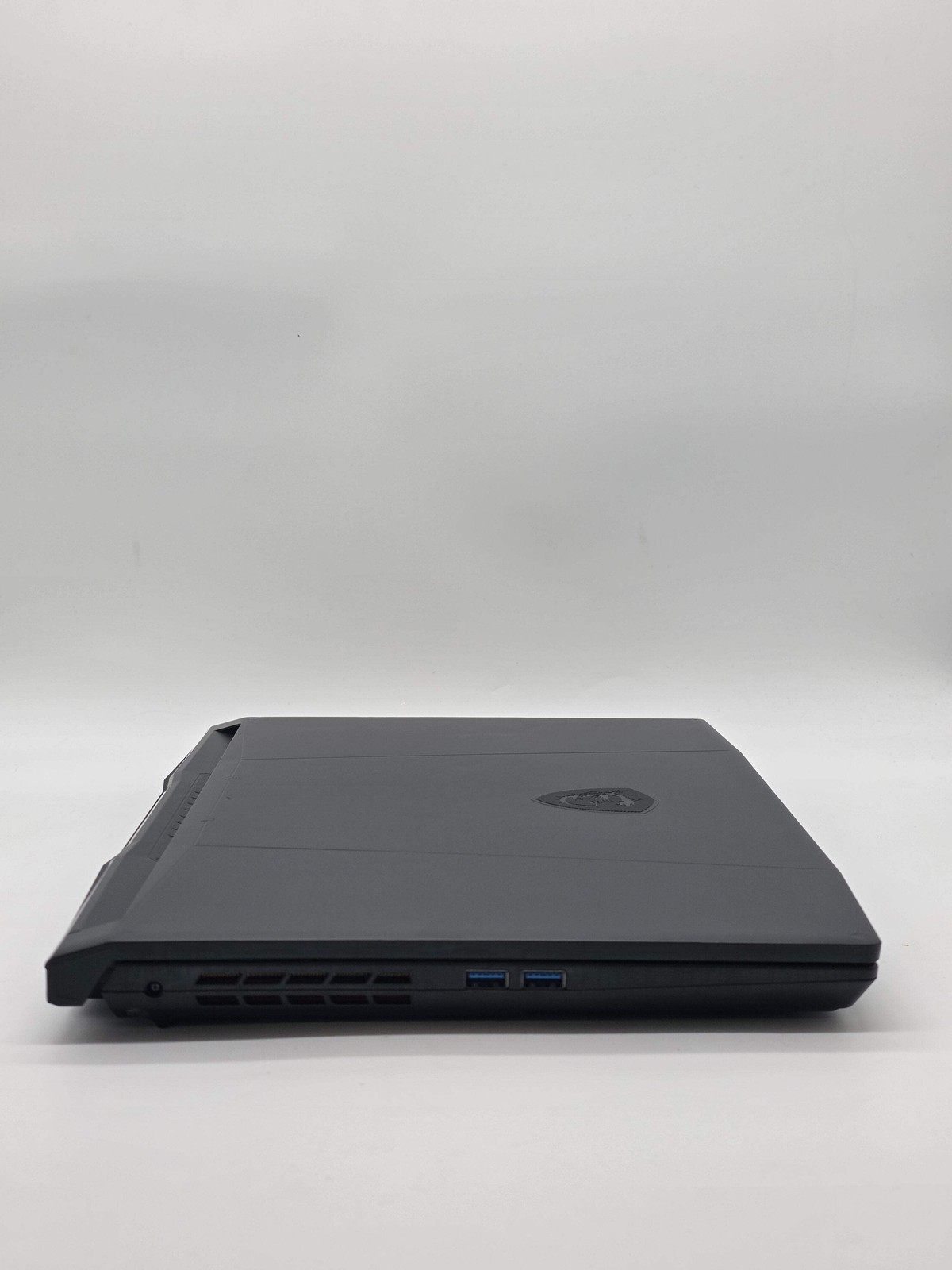MSI Katana 15 HX B14WEK 15.6″ Core i7-14650HX 2.2GHz RTX 5050 16GB RAM 512GB SSD