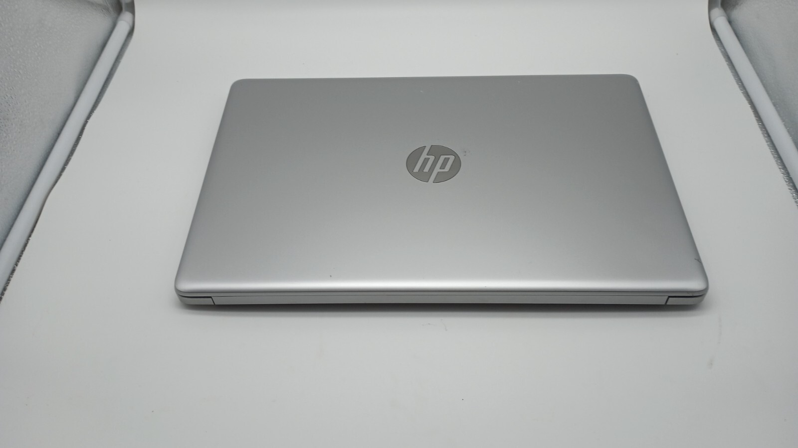 HP 15-db0xxx w/charger.Ryzen 5(4cores,8threads).16GB.128 M.2.15.6″Touch.Nice
