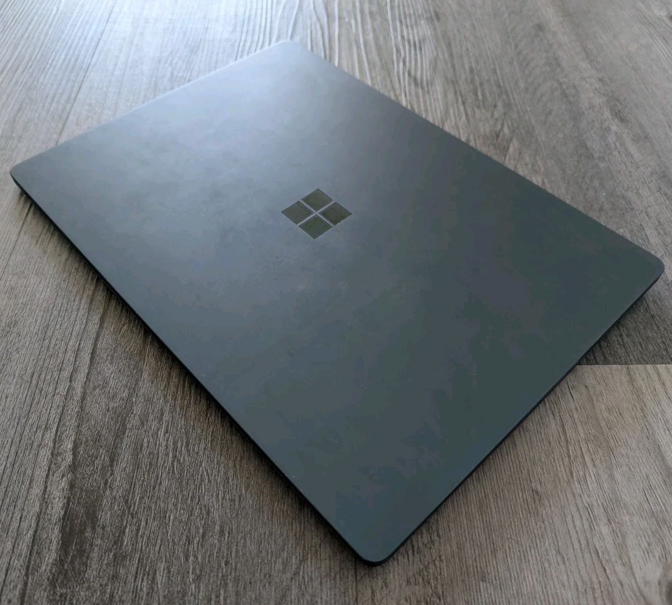 Microsoft Surface Laptop 2 13.5″ 8th Gen i7 8650U 16GB RAM 512GB SSD Win 10