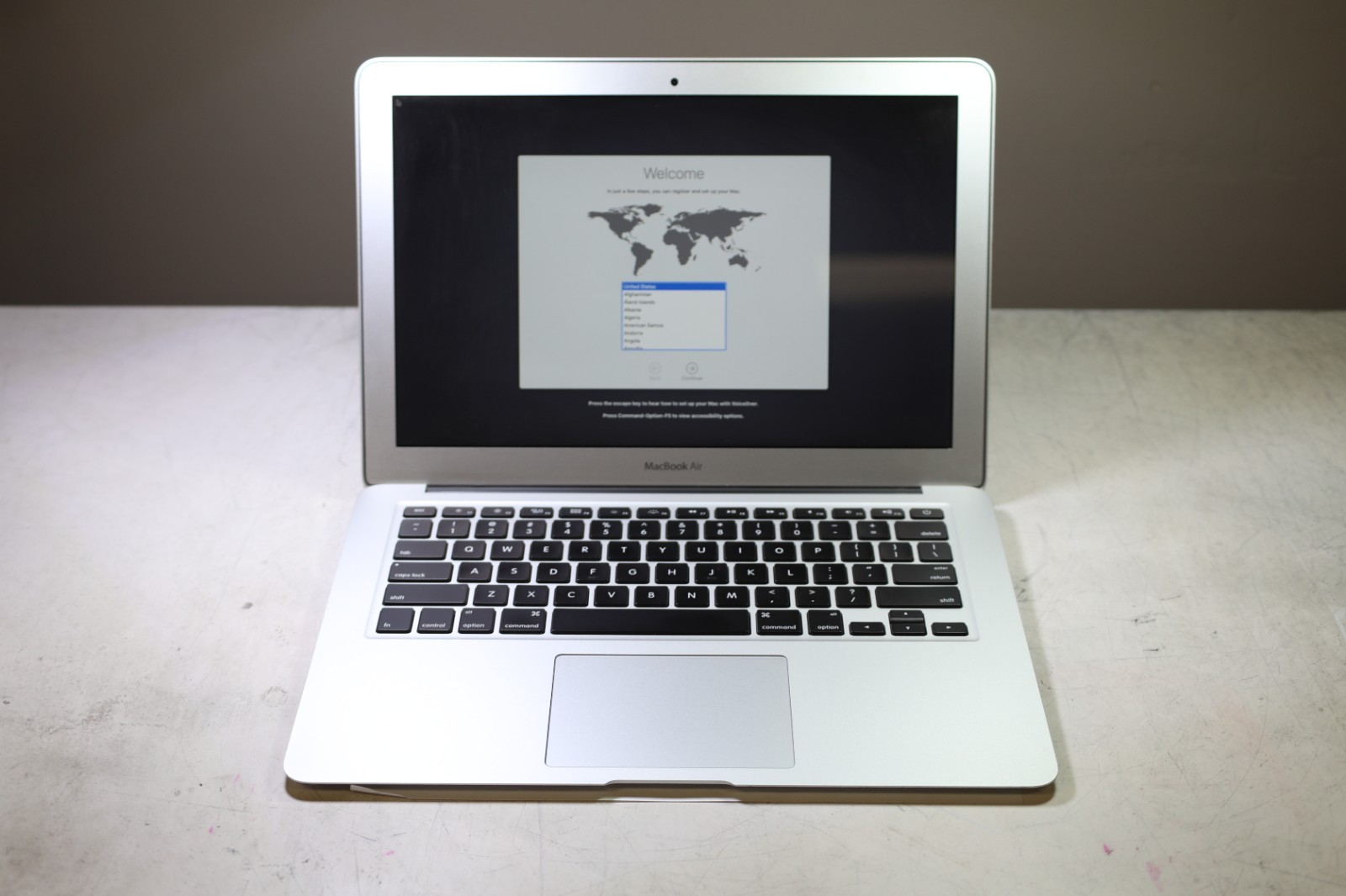 MacBook Air (1466) Intel Core i5-3427U CPU 1.80GHz-4GB RAM-128GB SSD-CatalinaOS