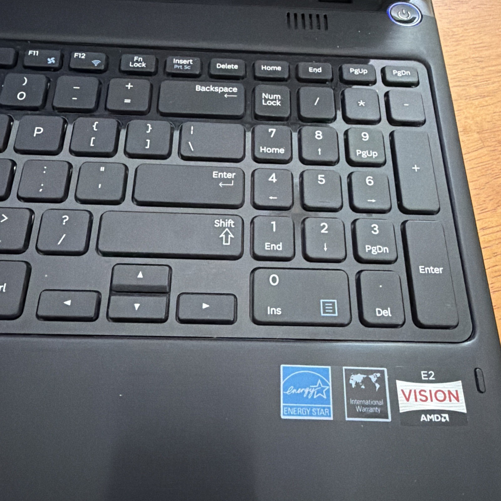 Samsung NP355E5C 355E LAPTOP 4GBRAM 500GBHD Works As It Should. Reset To Factory