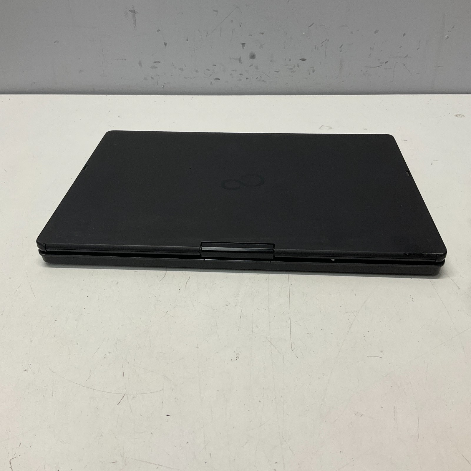 Fujitsu Lifebook T939 Laptop Intel Core i5-8265U @ 1.60 GHz 8GB 256GB SSD Win 11