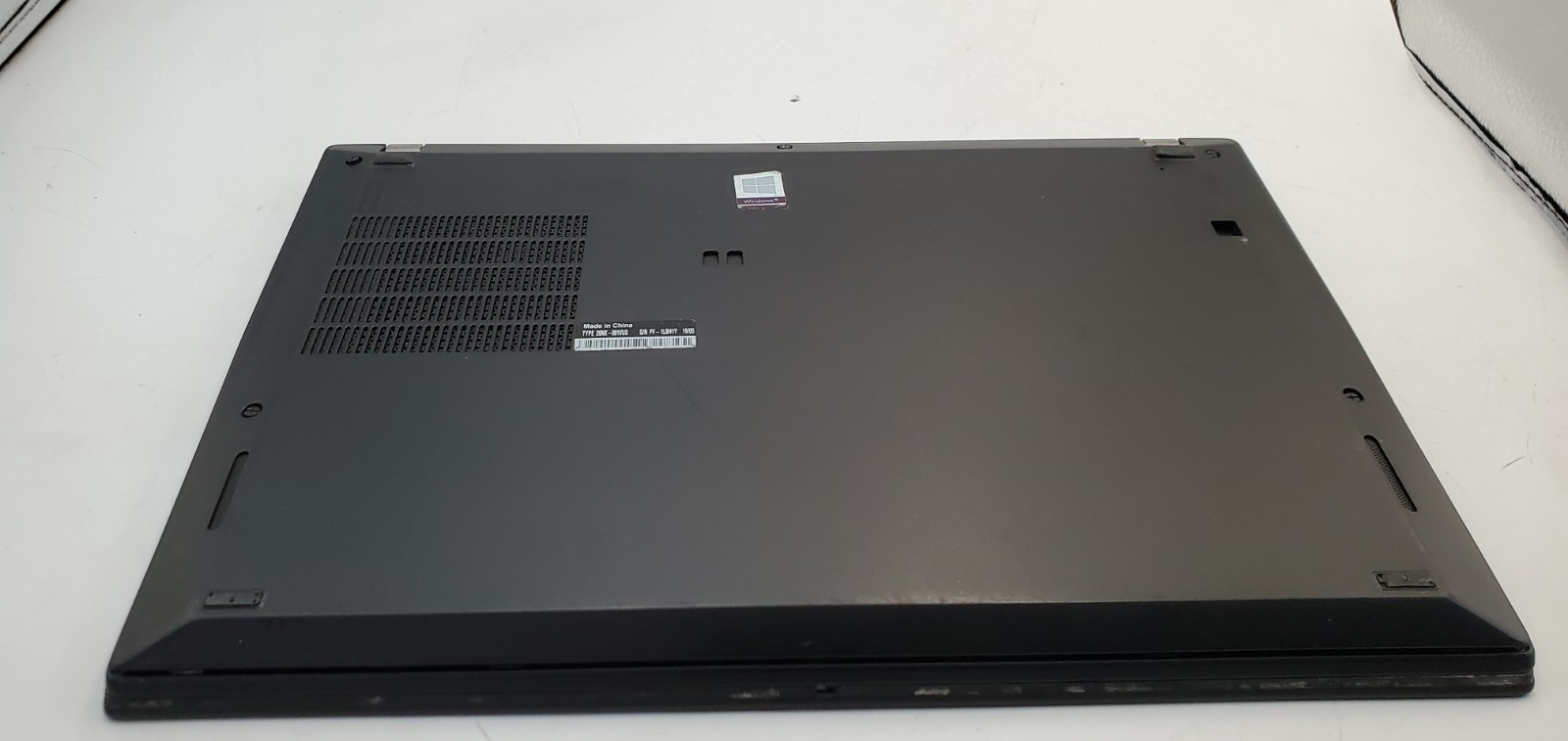 Lenovo ThinkPad T490s Laptop 14″ i5-8th Gen 8GB RAM No SSD/OS/Charger