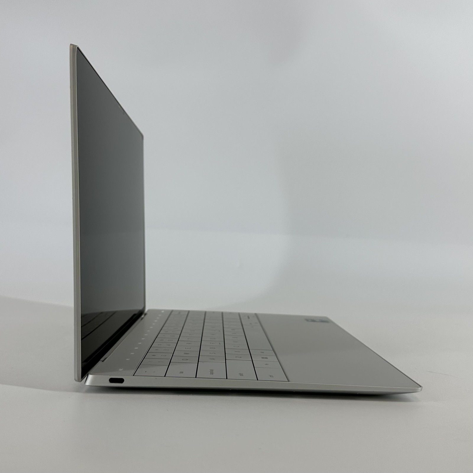 Dell XPS 13 Plus 9320 2022 Gray FHD+ 2.2 GHz i7-1360P 16GB 512GB SSD Good