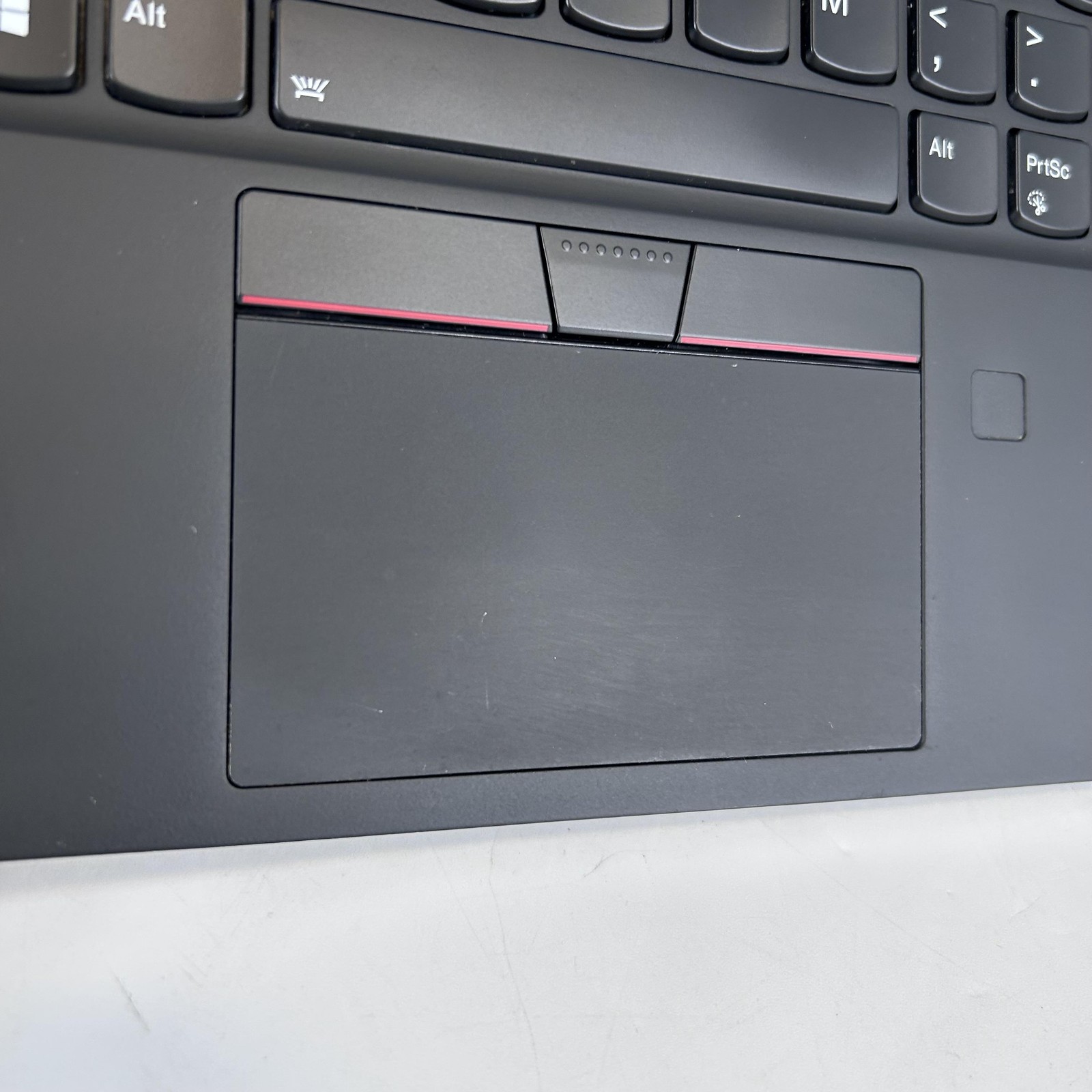 Lenovo ThinkPad X1 Carbon Gen 8 14 FHD i5-10310U 1.70GHz 16GB 512GB WHITE SPOTS