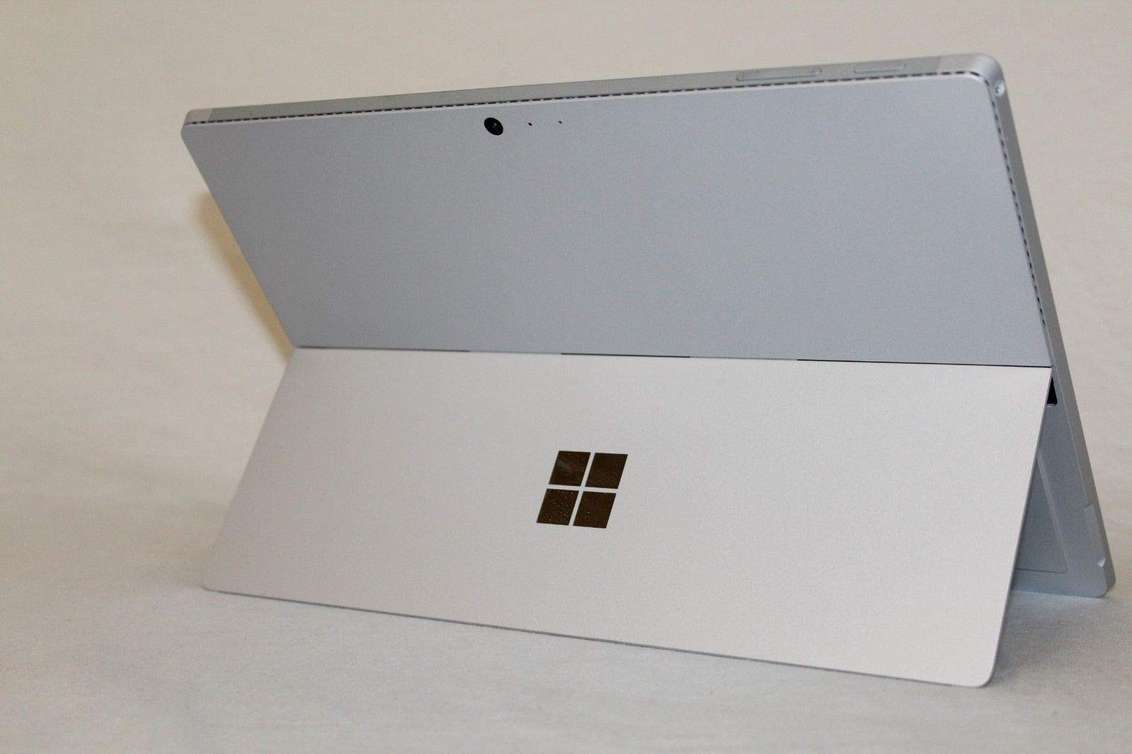 Microsoft Surface Pro 4 – 12.3″ Touch – Intel Core – 4GB RAM – 128GB SSD