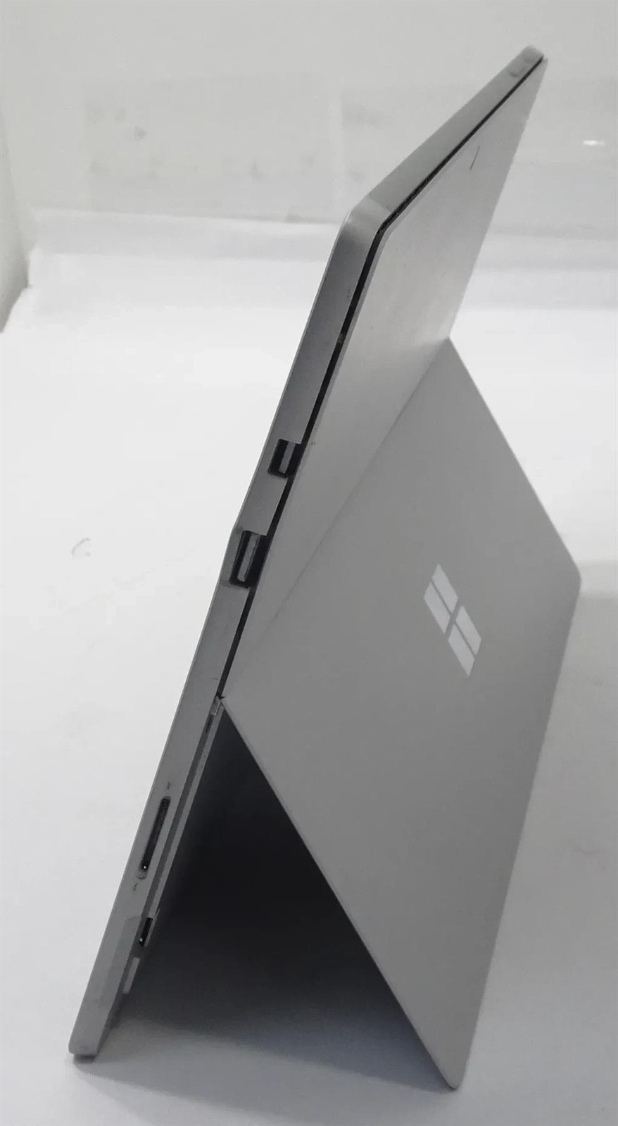 Microsoft Surface Pro 6 1796 Core i5-8350U 1.70GHz 8GB 256GB