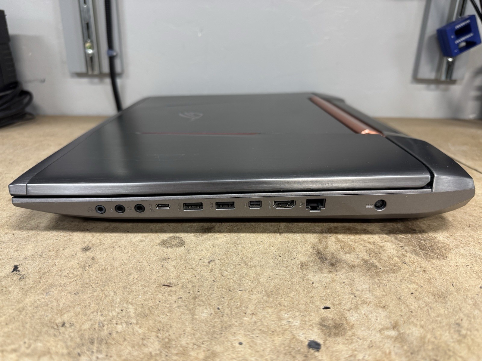 Asus G752VY-DH78K i7 6820HK GTX 980M 17.3″ IPS Laptop BAD FOR PARTS REPAIR