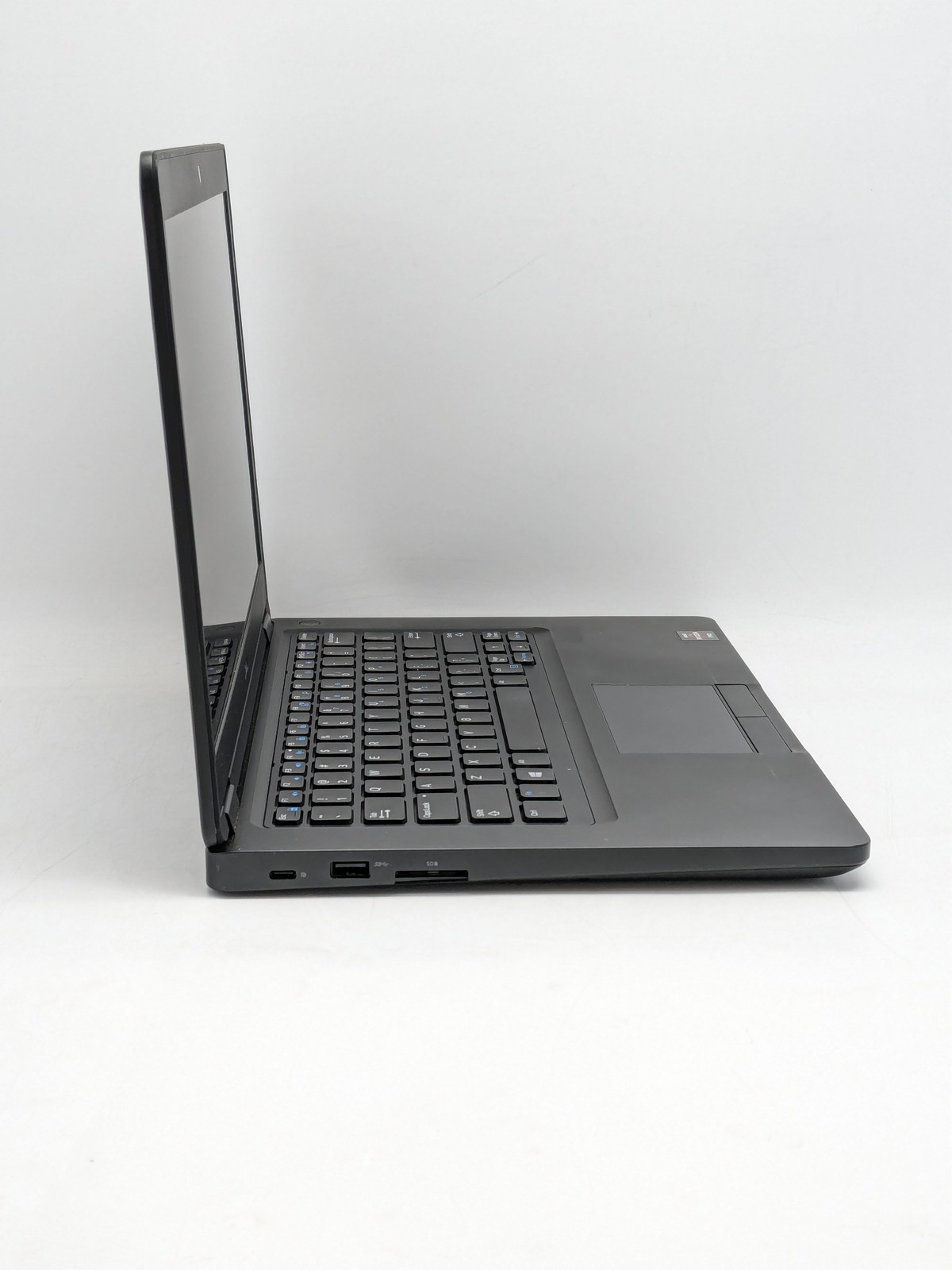 Dell Latitude 5495 14″ Ryzen 5 PRO 2500U 16GB DDR4 256GB SSD Win 11 H *See Desc*