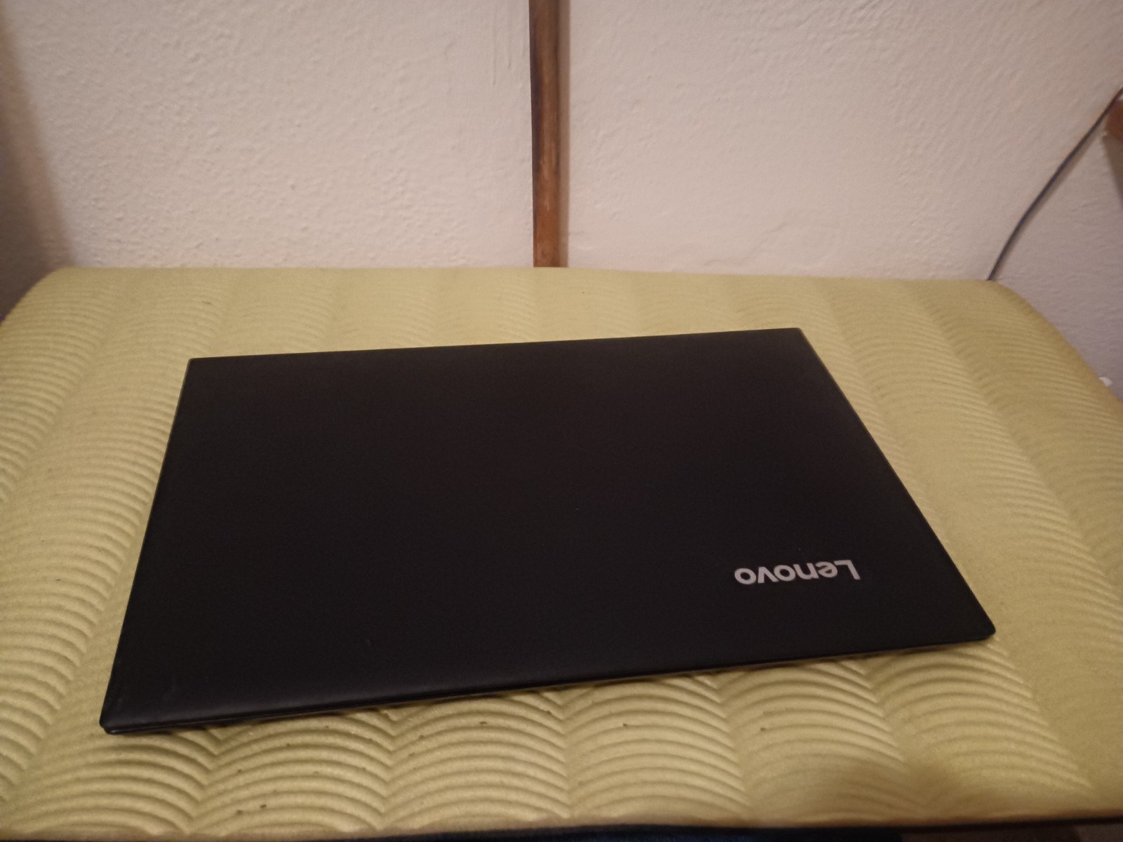 Lenovo V510 15.6″ Fullhd i3-2.00Ghz 8gb 256gb nvme amd r7 2gb Graphics