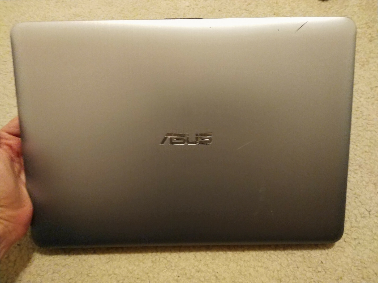 ASUS X441BA 14″ 500GB HDD, AMD A6-9225, 2.6GHz, 4GB RAM Radeon R4 Laptop, Silver